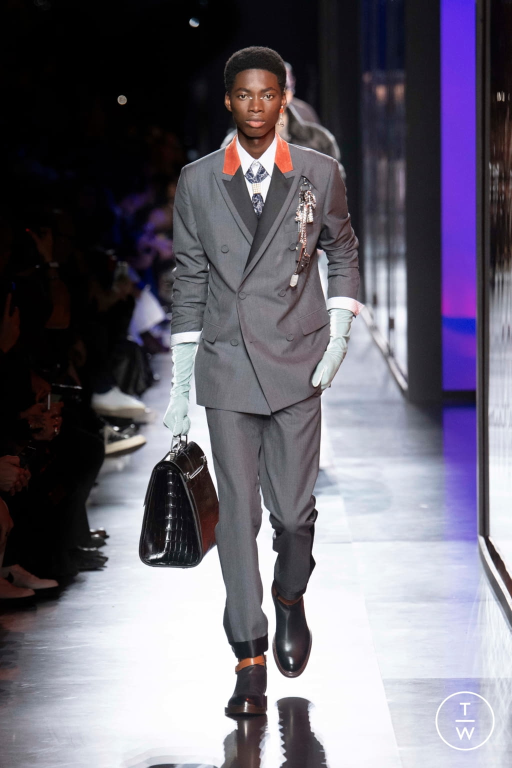 Fashion Week Paris Fall/Winter 2020 look 21 from the Dior Men collection 男装