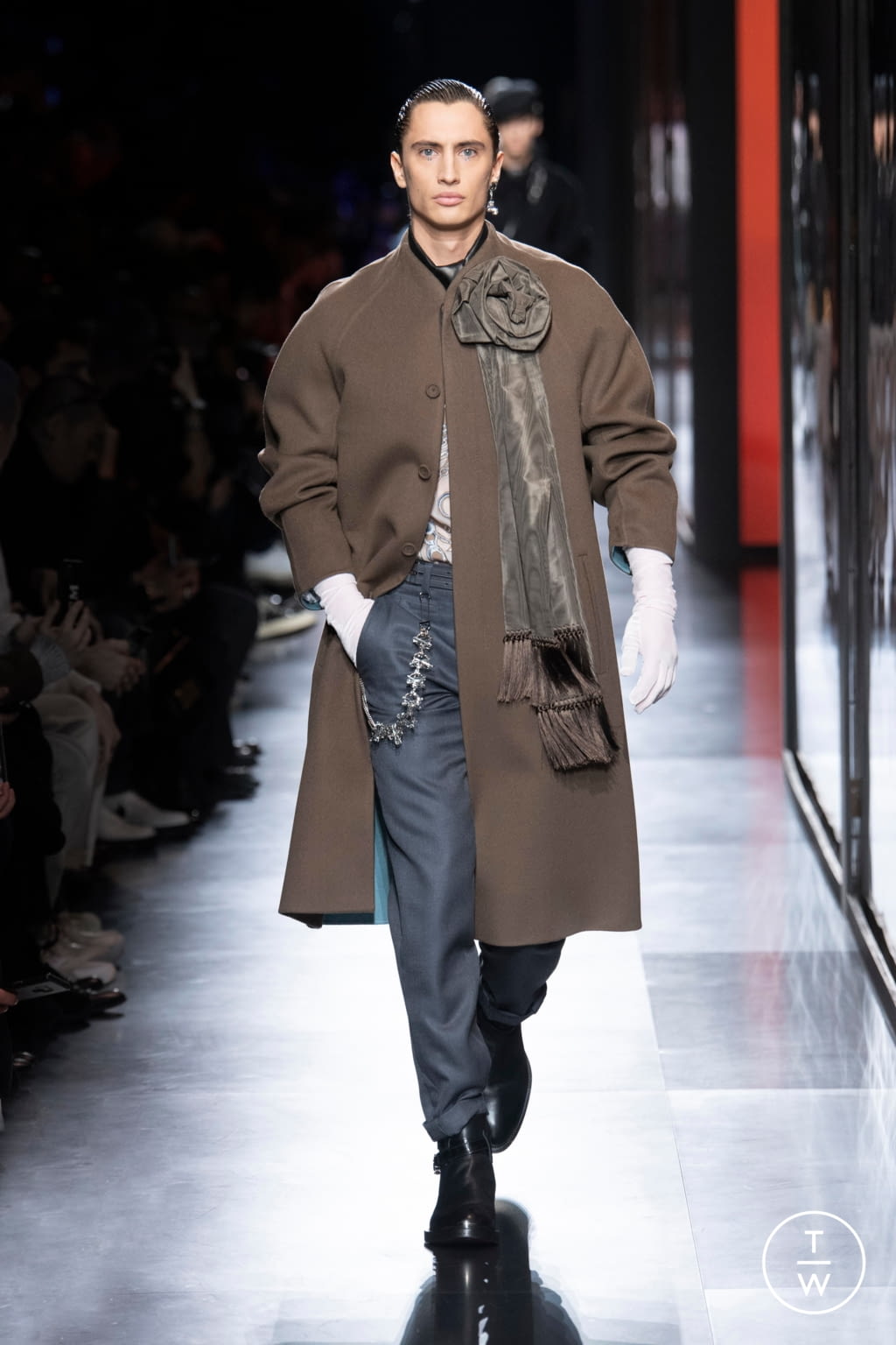Fashion Week Paris Fall/Winter 2020 look 23 from the Dior Men collection menswear