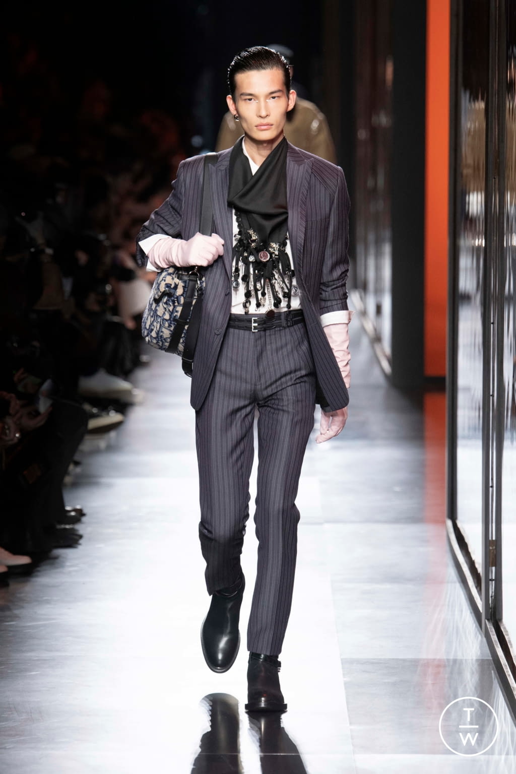 Fashion Week Paris Fall/Winter 2020 look 28 from the Dior Men collection menswear