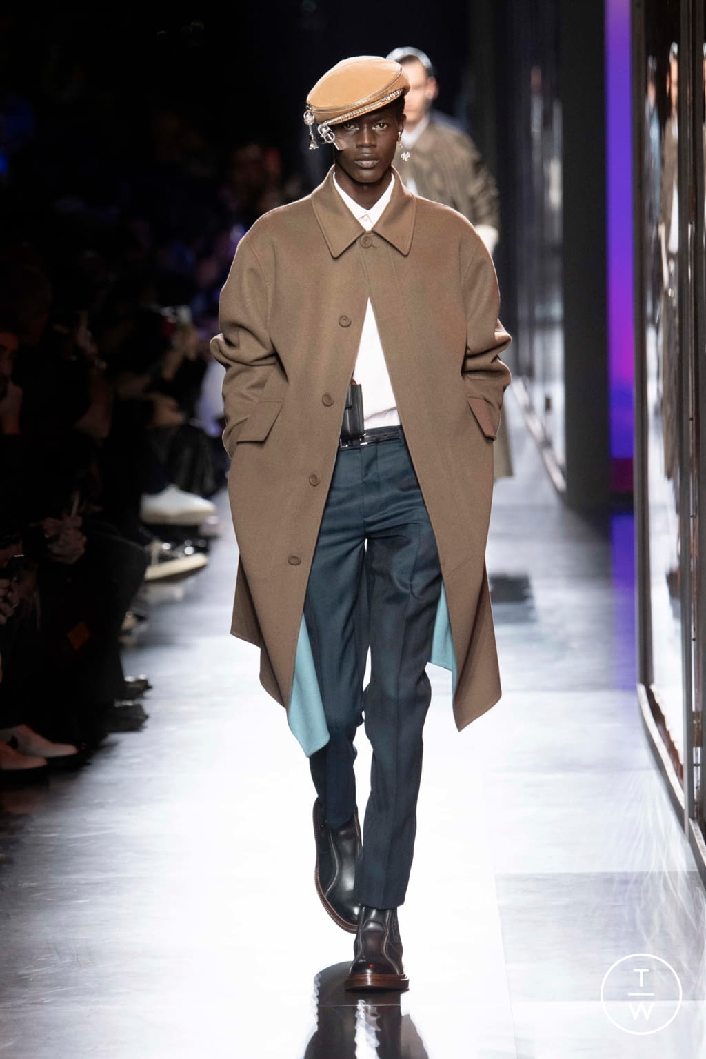 Fashion Week Paris Fall/Winter 2020 look 34 from the Dior Men collection 男装