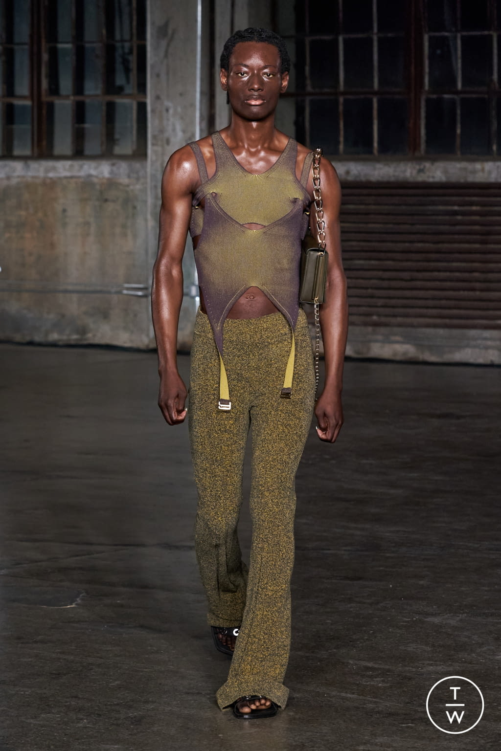 Fashion Week New York Fall/Winter 2022 look 37 from the Dion Lee collection 女装