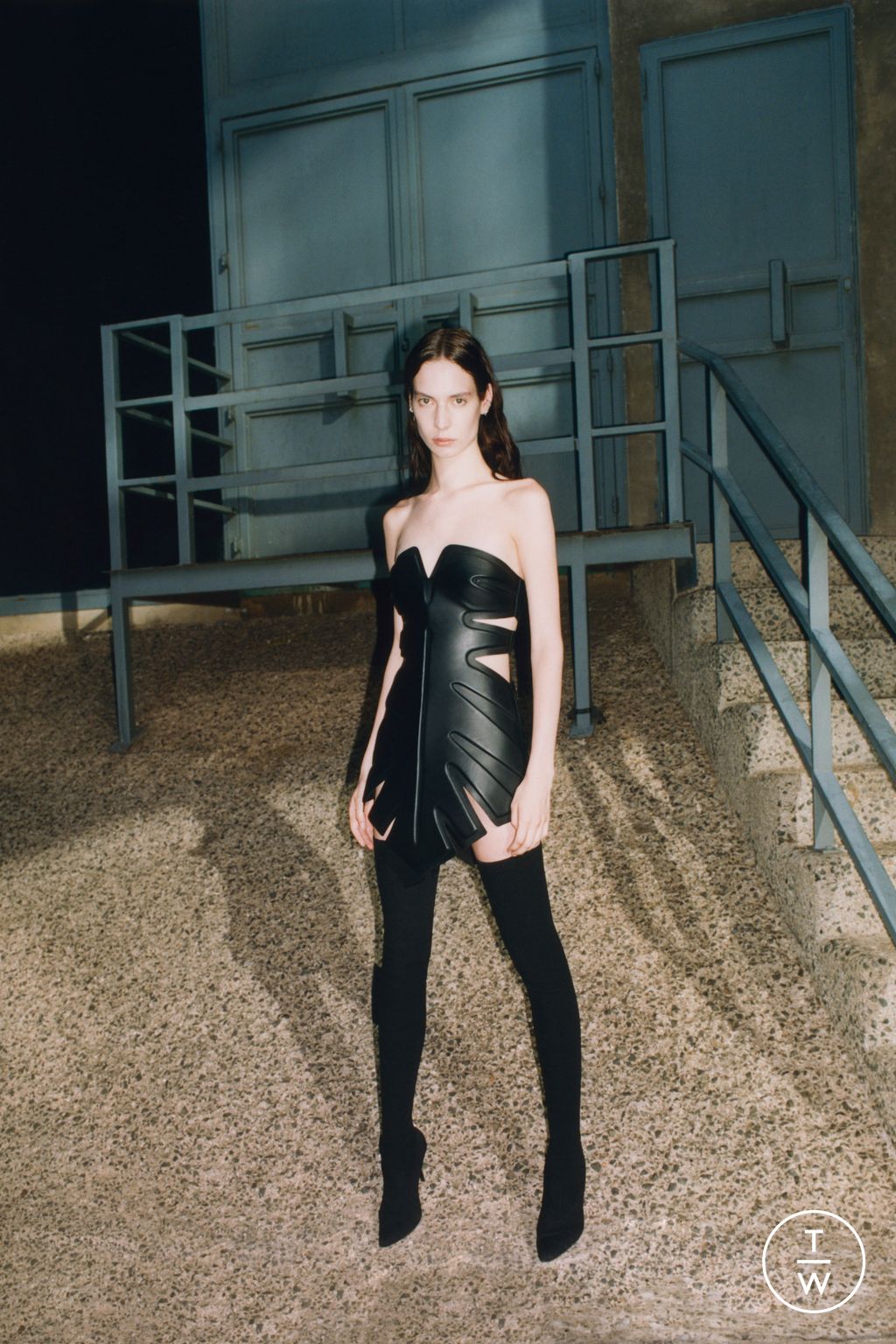Fashion Week New York Resort 2023 look 1 from the Dion Lee collection 女装