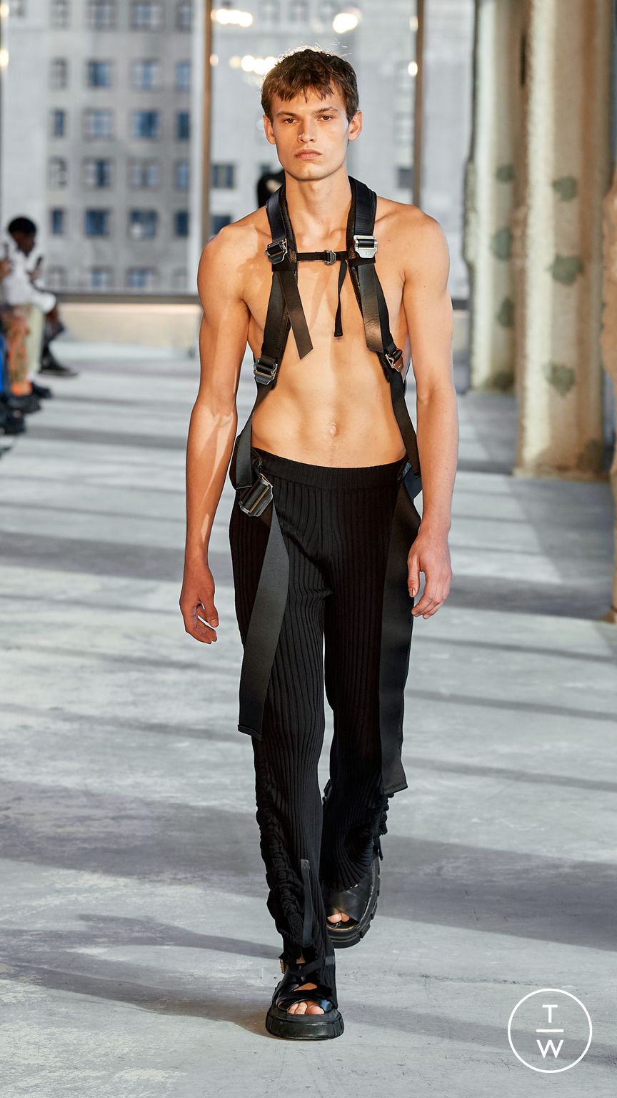 Fashion Week New York Spring/Summer 2023 look 4 from the Dion Lee collection 女装