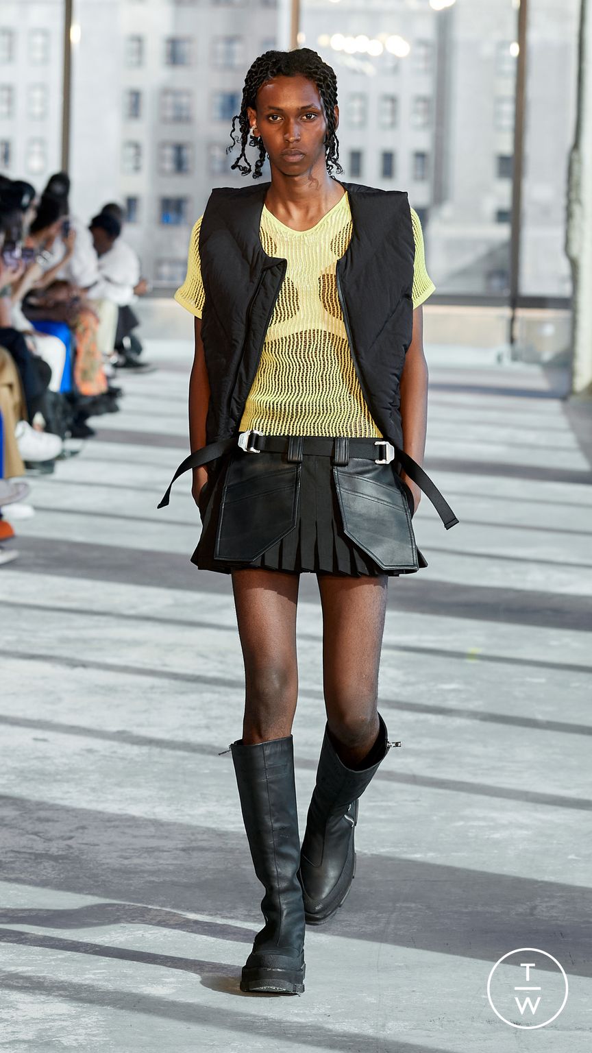 Fashion Week New York Spring/Summer 2023 look 11 de la collection Dion Lee womenswear