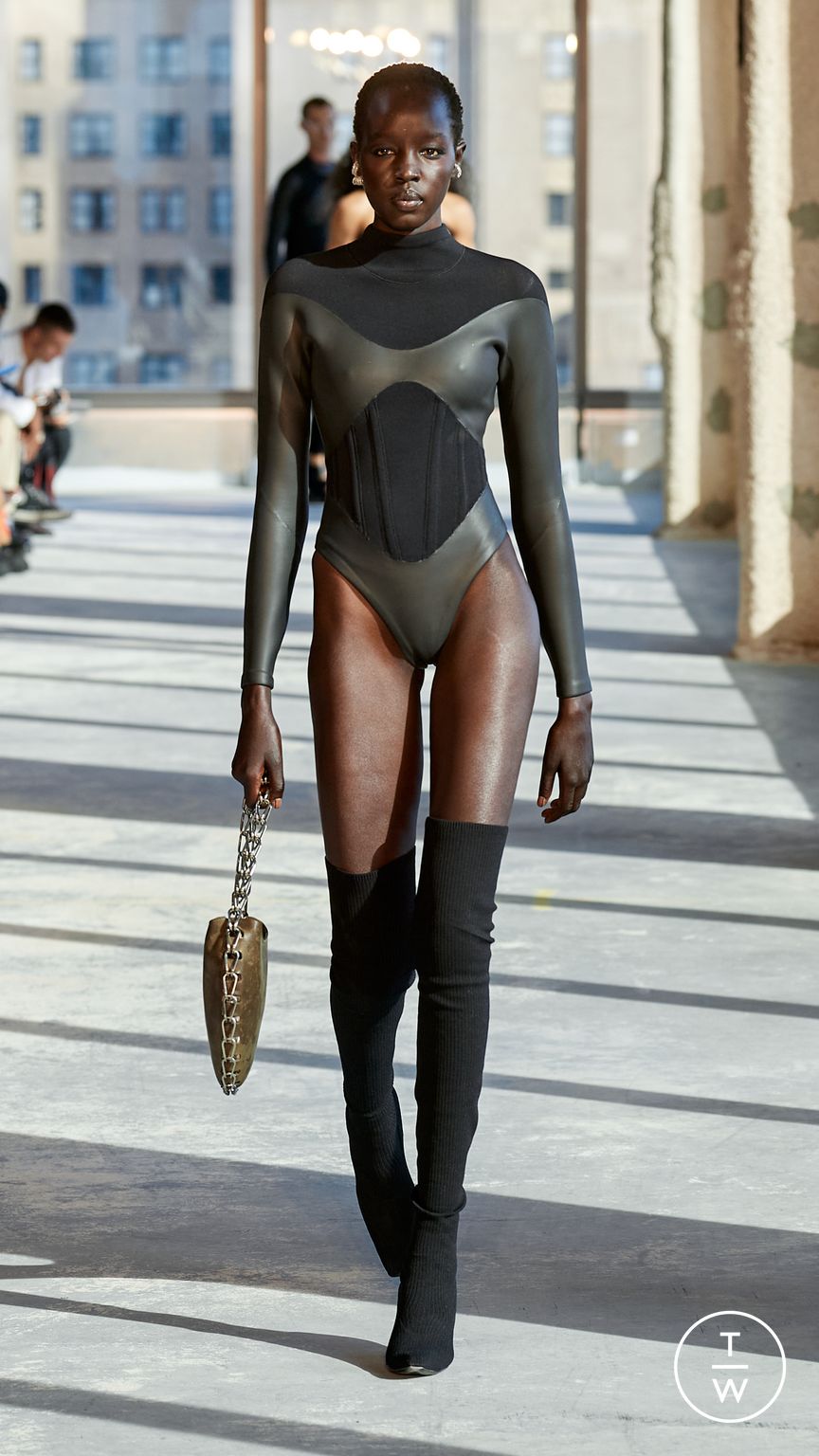 Fashion Week New York Spring/Summer 2023 look 13 from the Dion Lee collection 女装