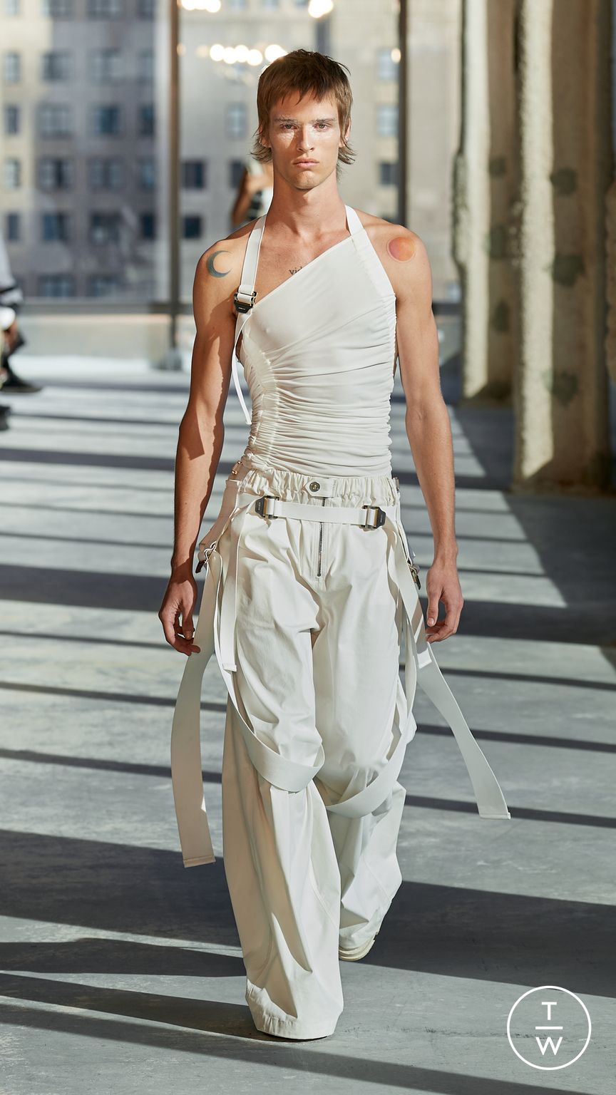 Fashion Week New York Spring/Summer 2023 look 18 from the Dion Lee collection womenswear