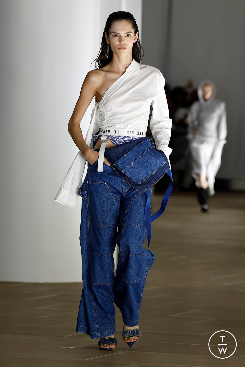 Fashion Week New York Spring/Summer 2024 look 7 de la collection Dion Lee womenswear