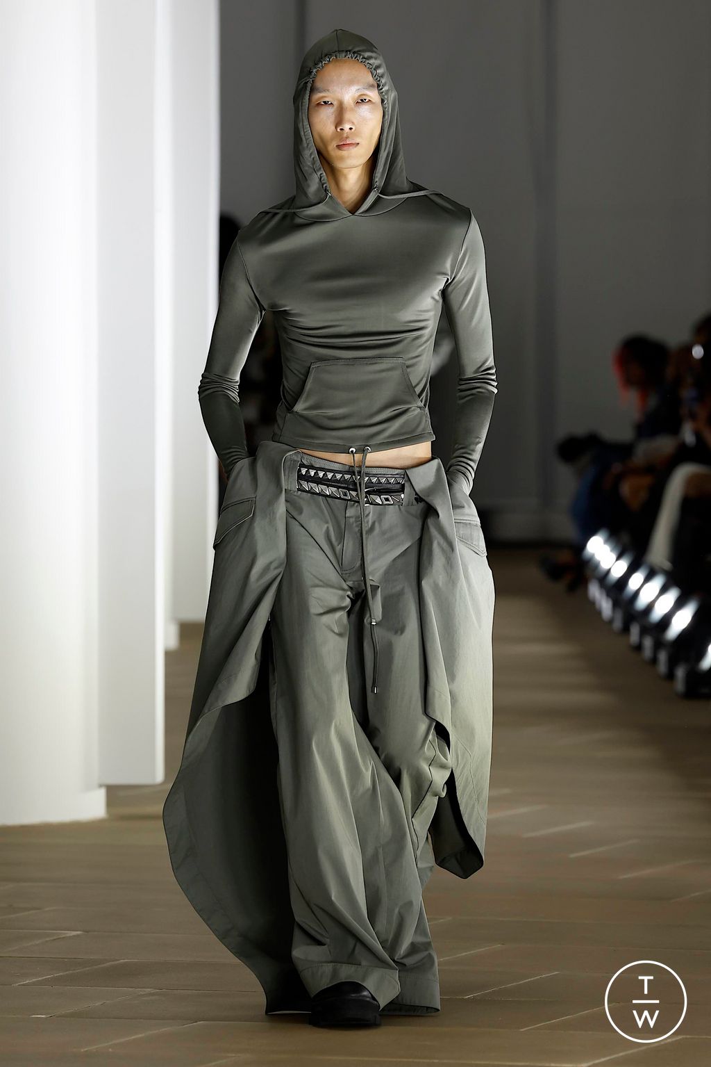 Fashion Week New York Spring/Summer 2024 look 16 de la collection Dion Lee womenswear