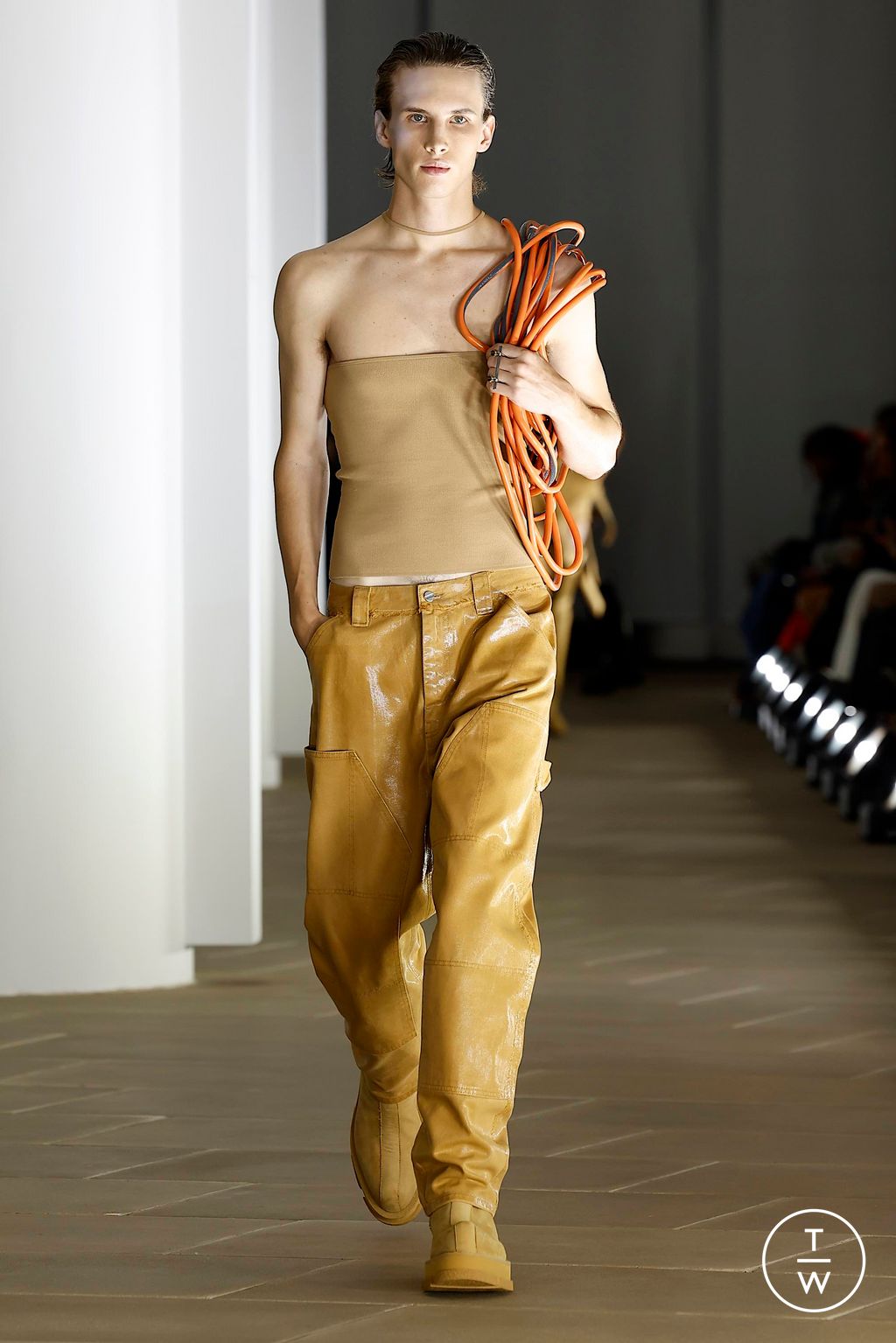 Fashion Week New York Spring/Summer 2024 look 32 from the Dion Lee collection 女装