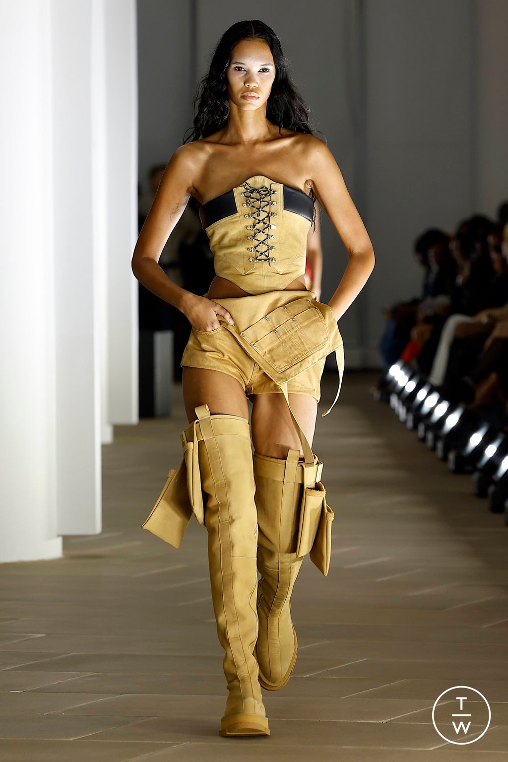 Fashion Week New York Spring/Summer 2024 look 33 de la collection Dion Lee womenswear