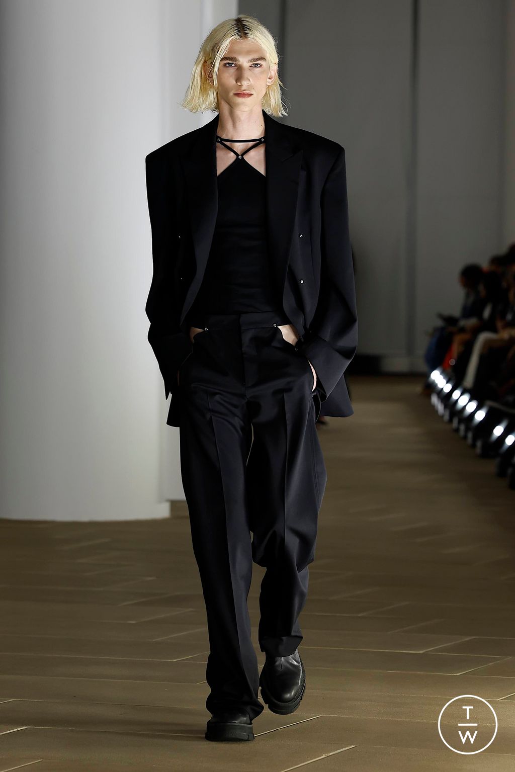 Fashion Week New York Spring/Summer 2024 look 43 from the Dion Lee collection 女装