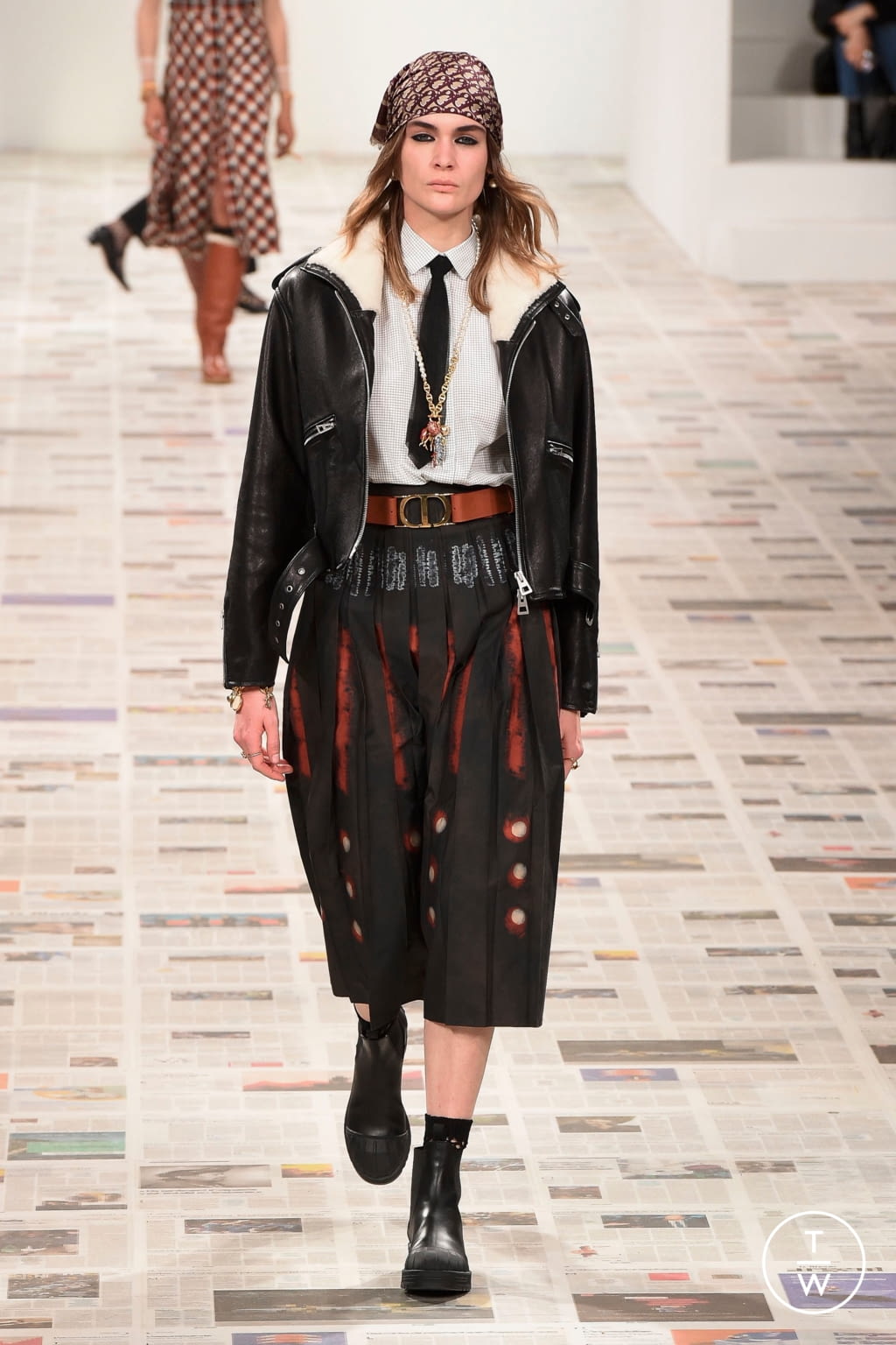 Fashion Week Paris Fall/Winter 2020 look 6 from the Christian Dior collection 女装