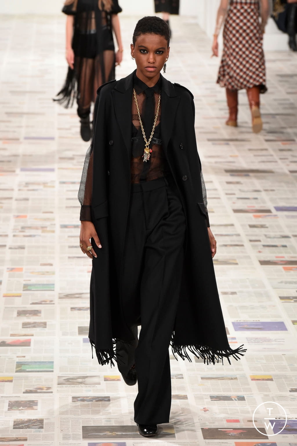 Fashion Week Paris Fall/Winter 2020 look 17 from the Christian Dior collection womenswear
