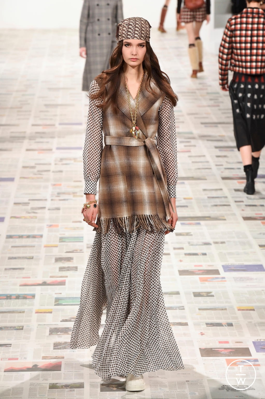 Fashion Week Paris Fall/Winter 2020 look 23 from the Christian Dior collection womenswear
