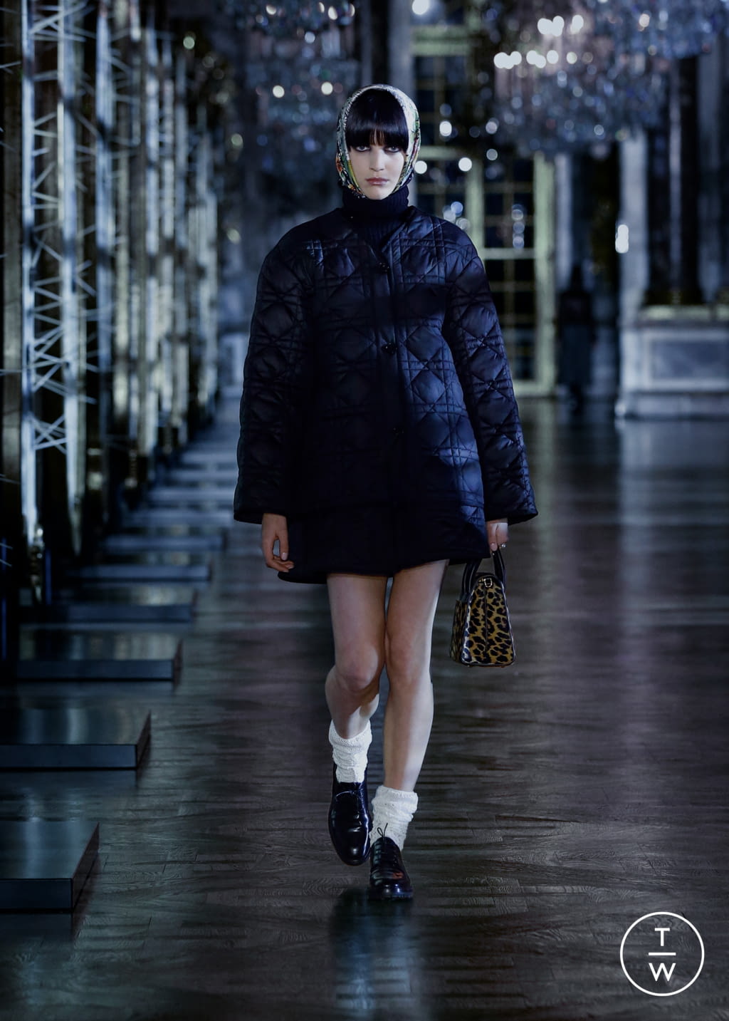Fashion Week Paris Fall/Winter 2021 look 13 from the Christian Dior collection 女装