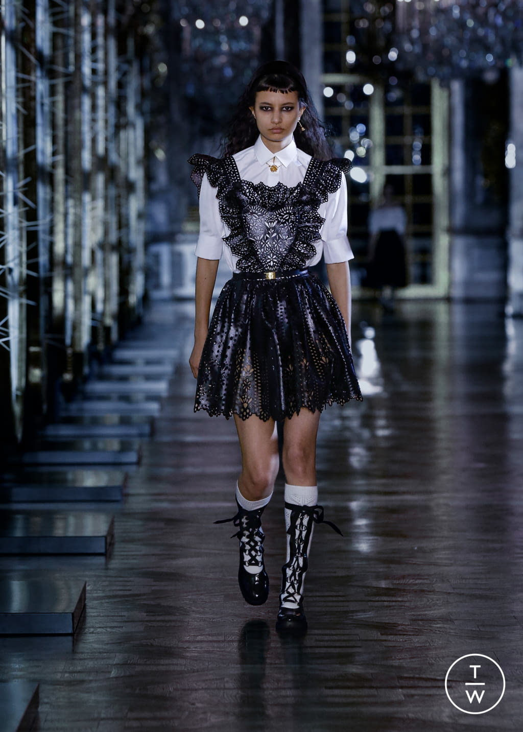 Fashion Week Paris Fall/Winter 2021 look 14 from the Christian Dior collection womenswear