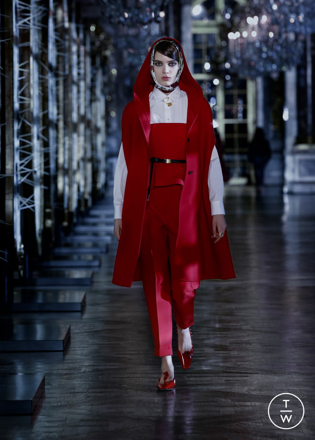 Fashion Week Paris Fall/Winter 2021 look 33 from the Christian Dior collection 女装