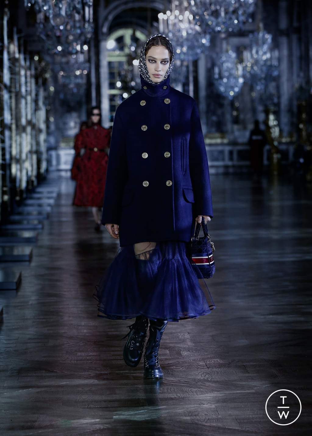 Fashion Week Paris Fall/Winter 2021 look 34 from the Christian Dior collection 女装
