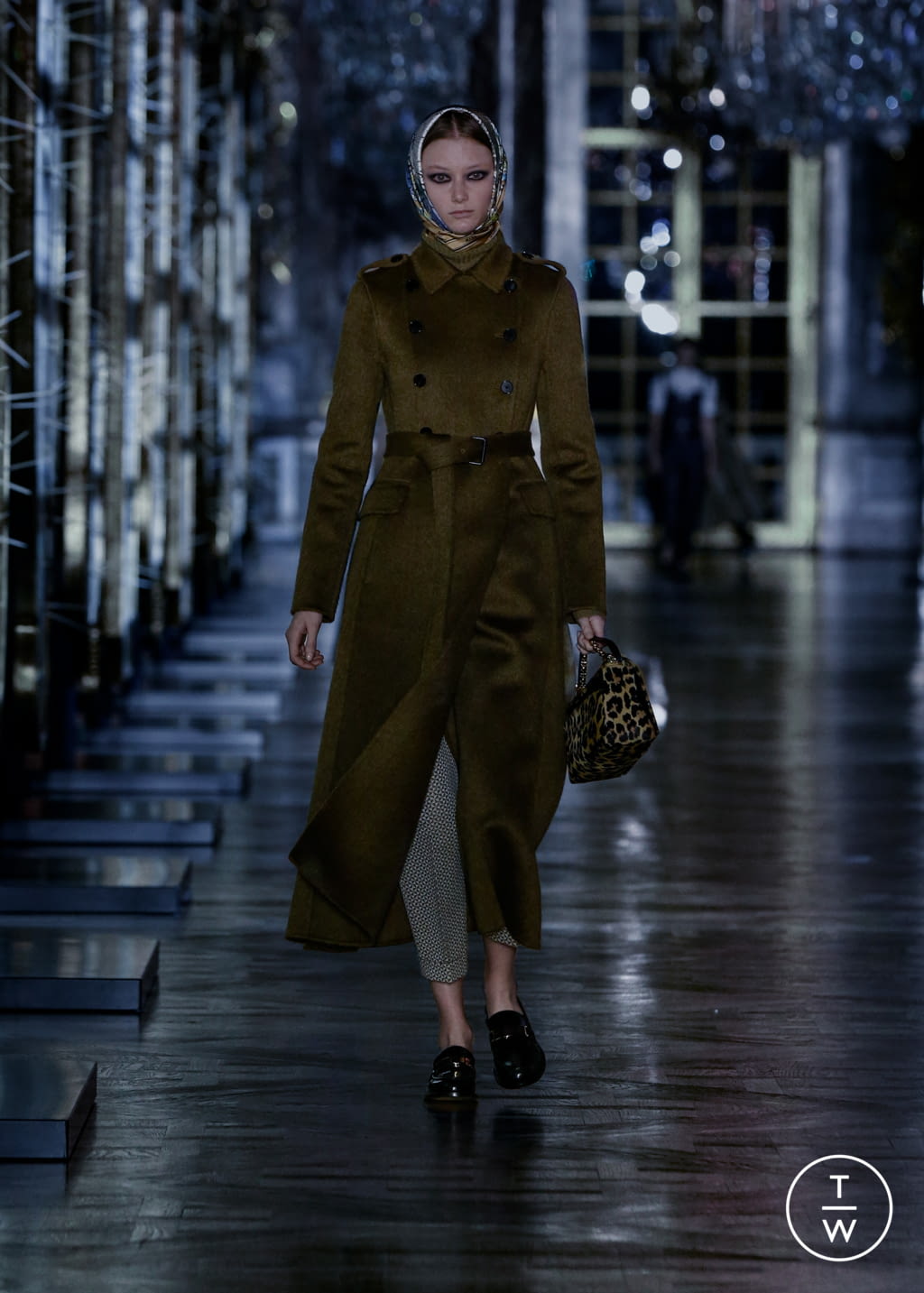 Fashion Week Paris Fall/Winter 2021 look 49 from the Christian Dior collection 女装
