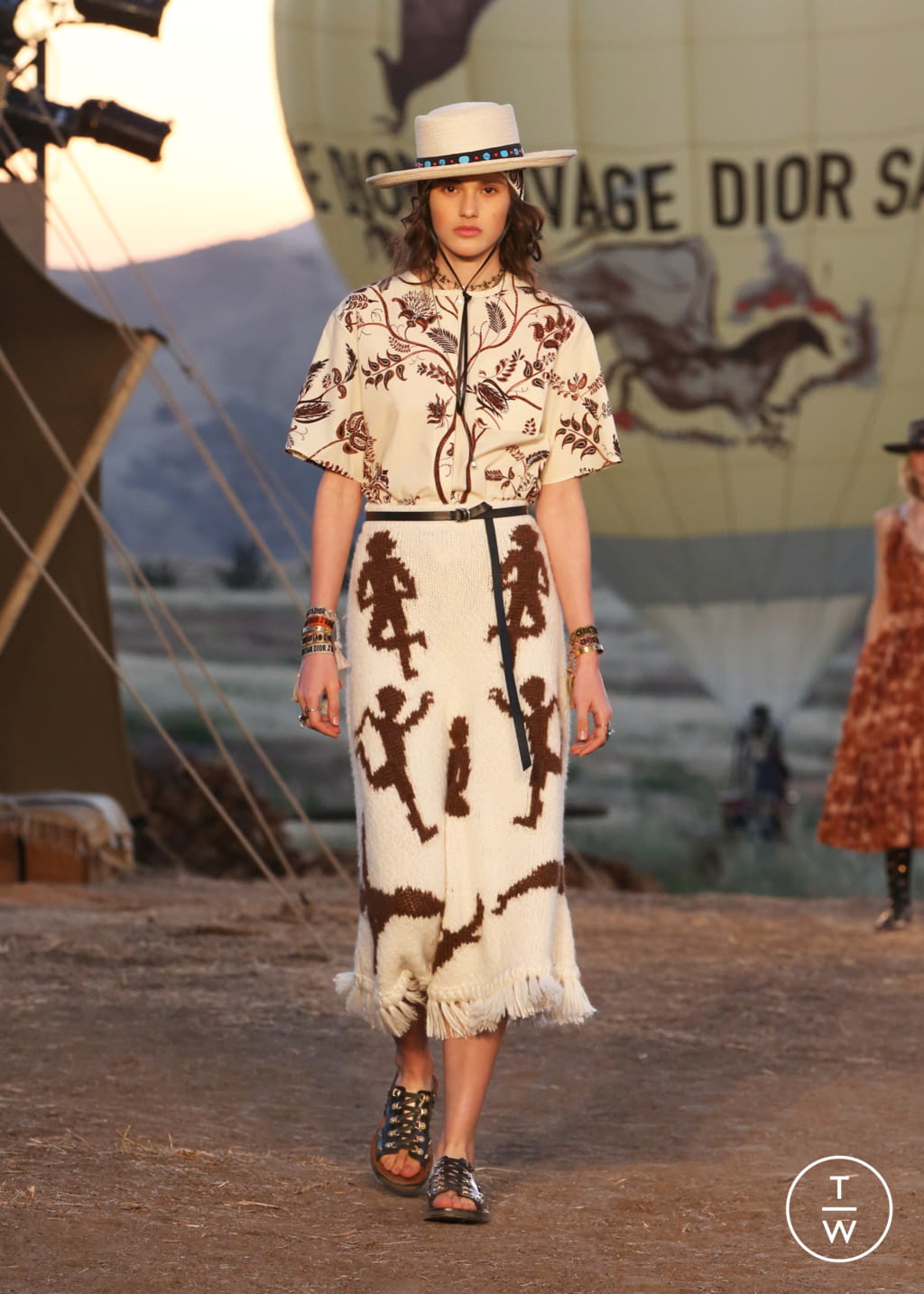 Fashion Week Paris Resort 2018 look 27 from the Christian Dior collection womenswear