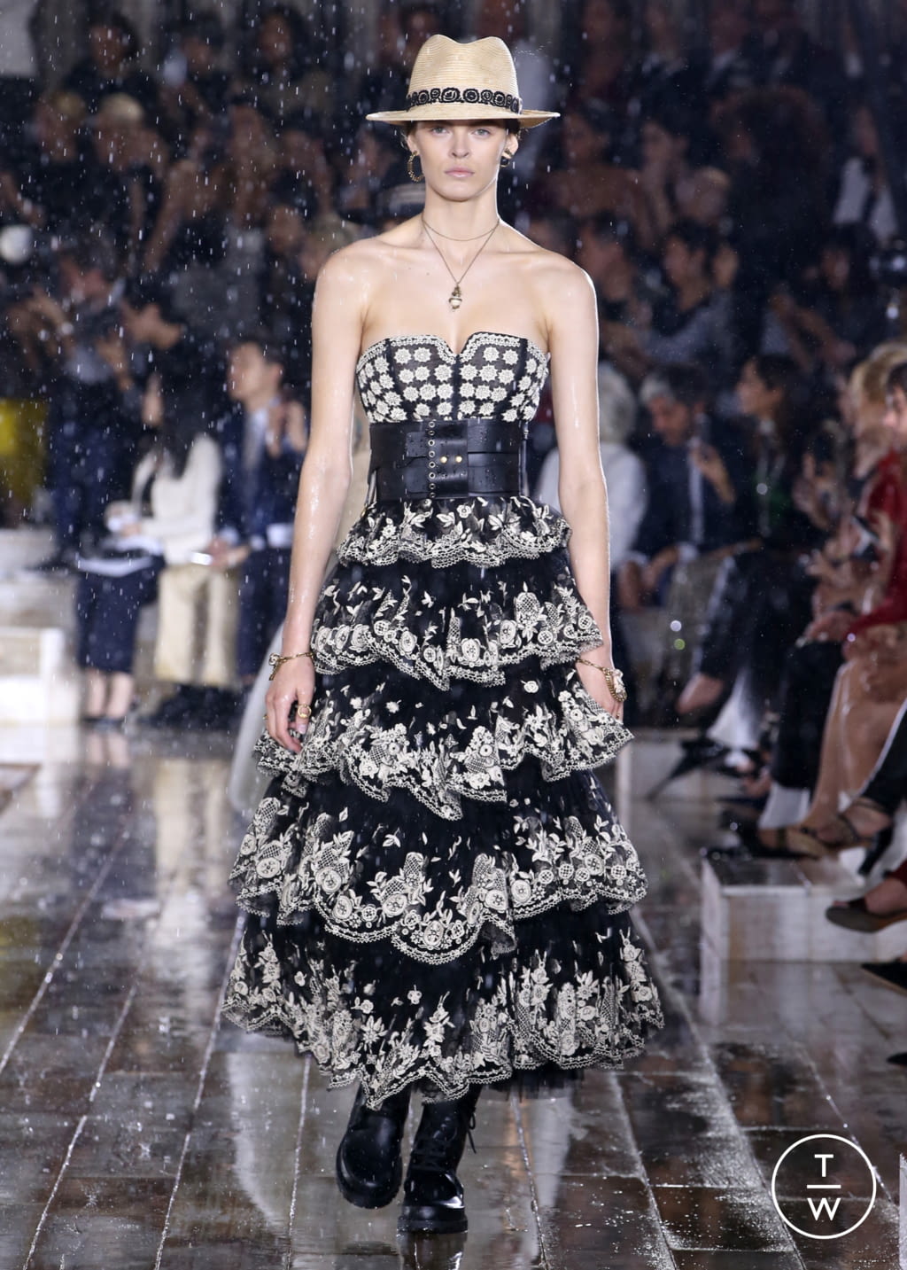 Fashion Week Paris Resort 2019 look 10 from the Christian Dior collection womenswear