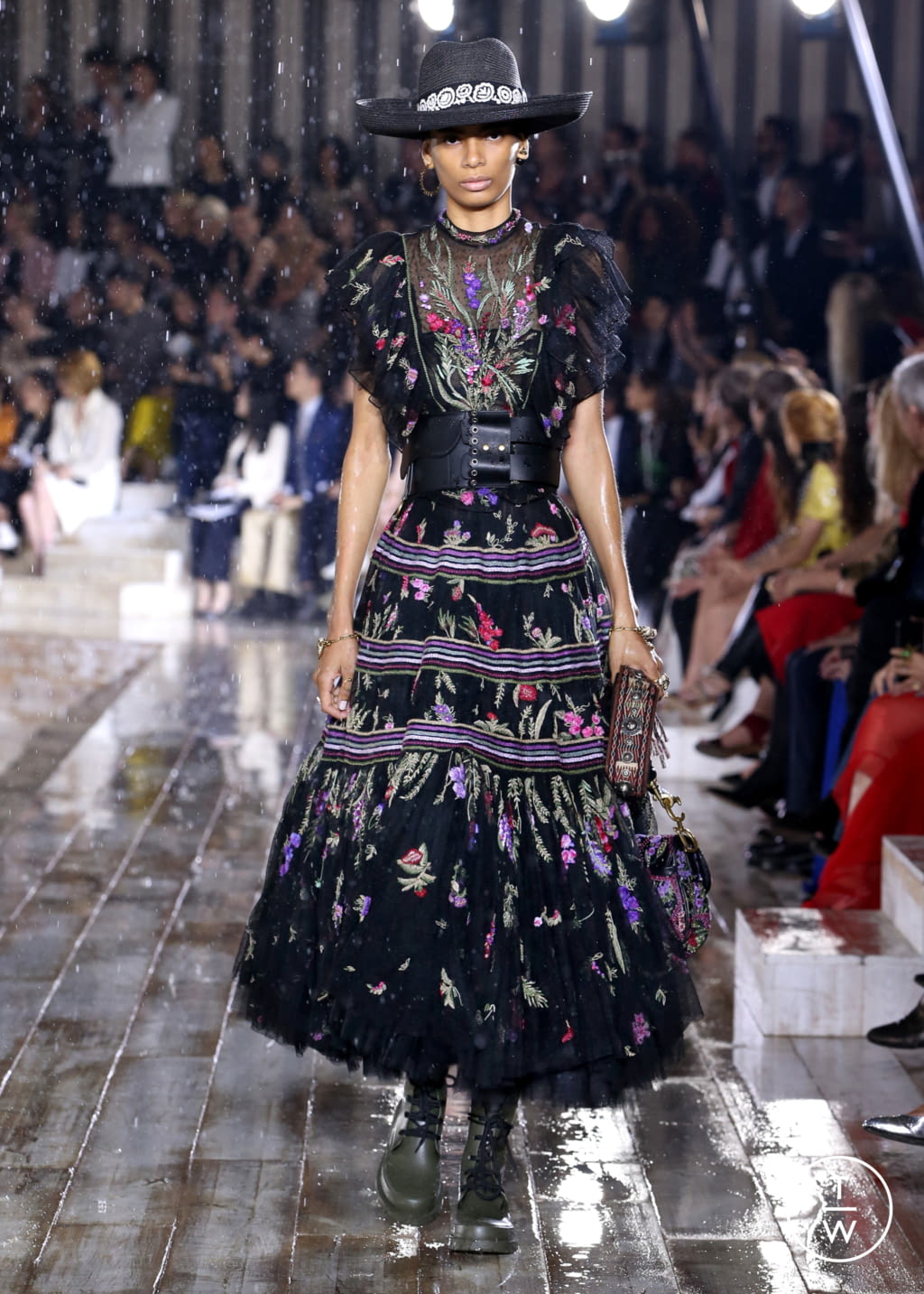Fashion Week Paris Resort 2019 look 53 from the Christian Dior collection 女装
