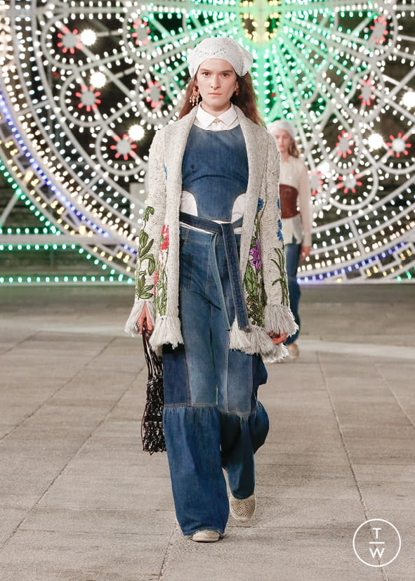 Fashion Week Paris Resort 2021 look 30 from the Christian Dior collection 女装