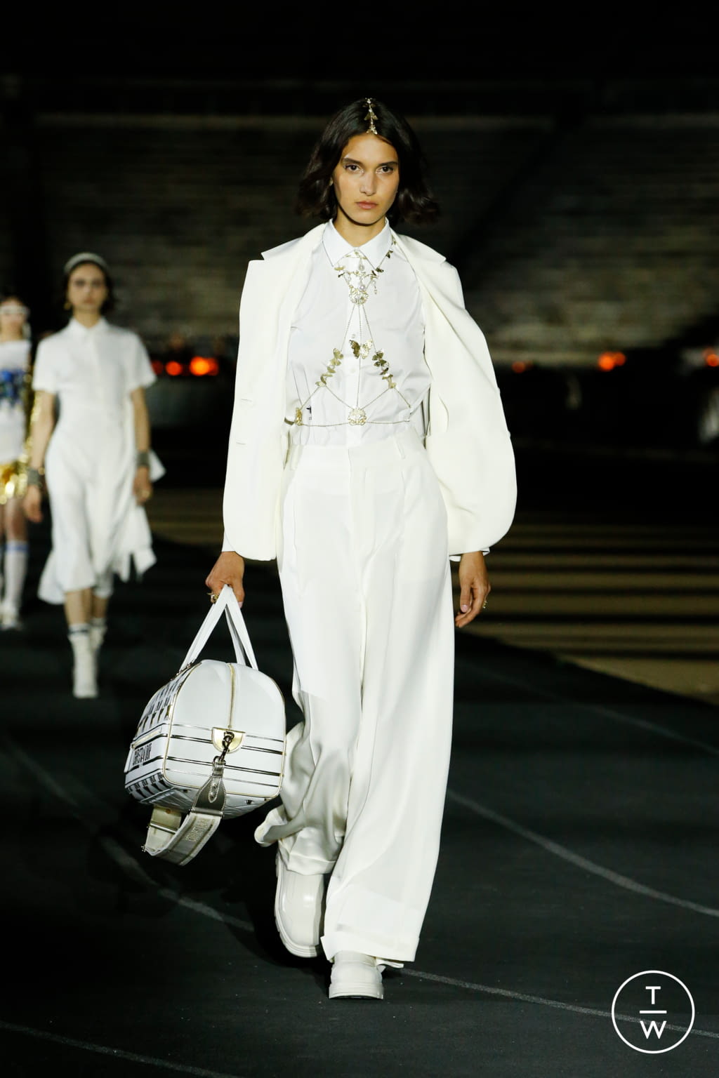 Fashion Week Paris Resort 2022 look 29 de la collection Christian Dior womenswear