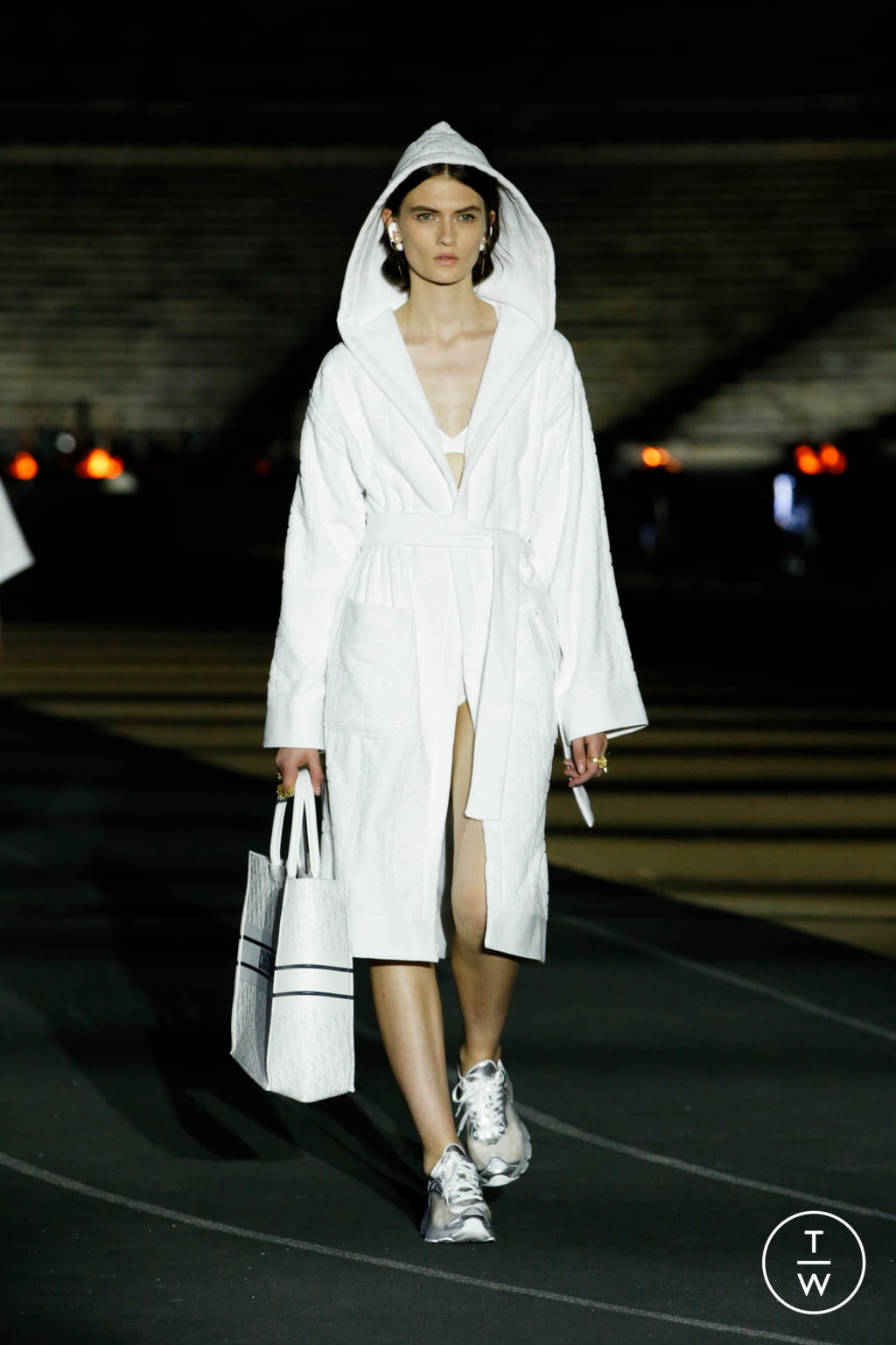 Fashion Week Paris Resort 2022 look 45 de la collection Christian Dior womenswear