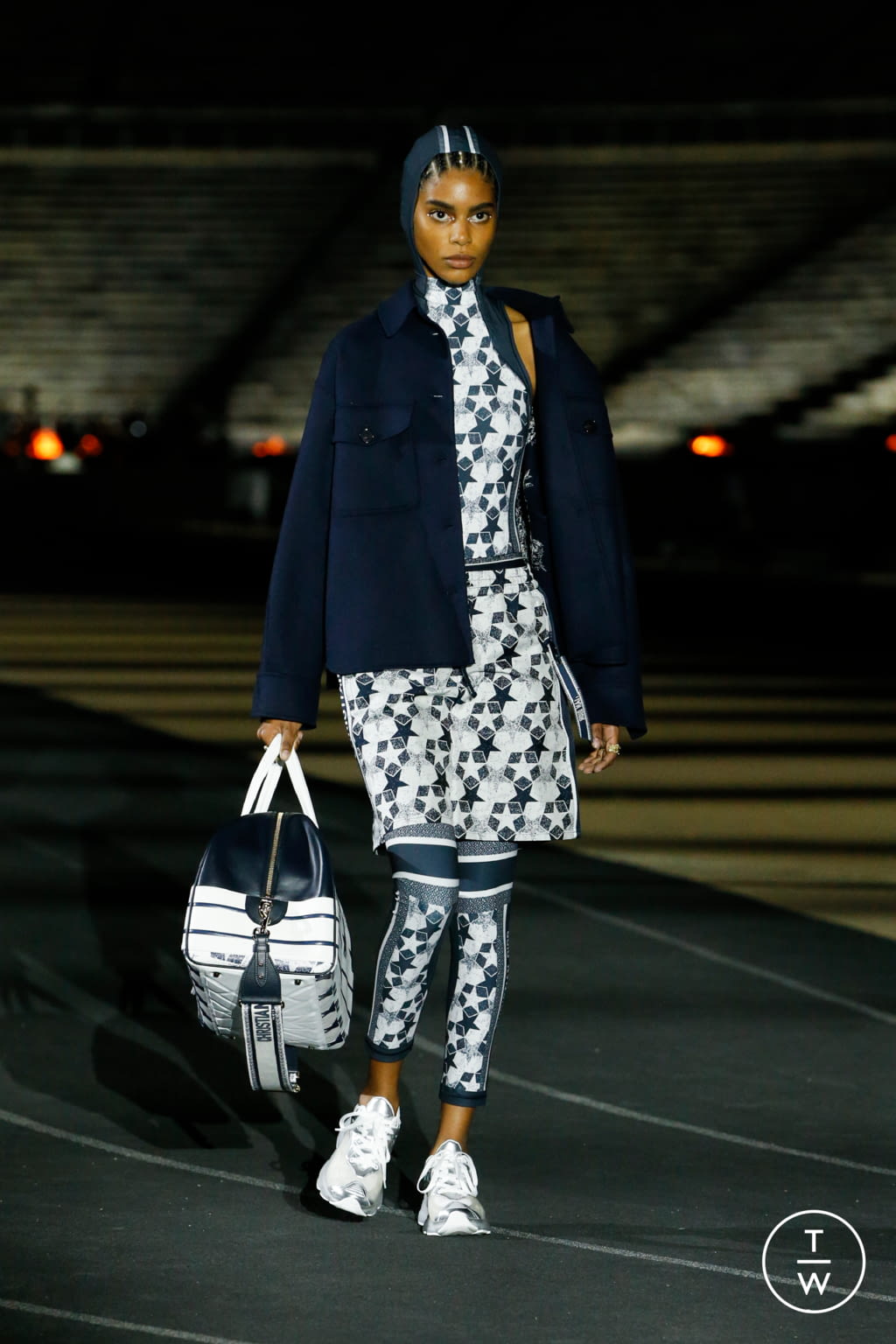 Fashion Week Paris Resort 2022 look 49 de la collection Christian Dior womenswear