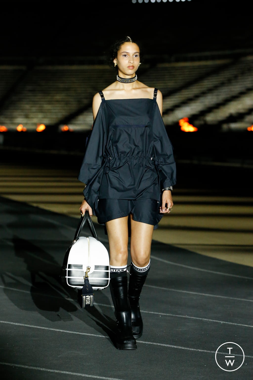 Fashion Week Paris Resort 2022 look 6 de la collection Christian Dior womenswear
