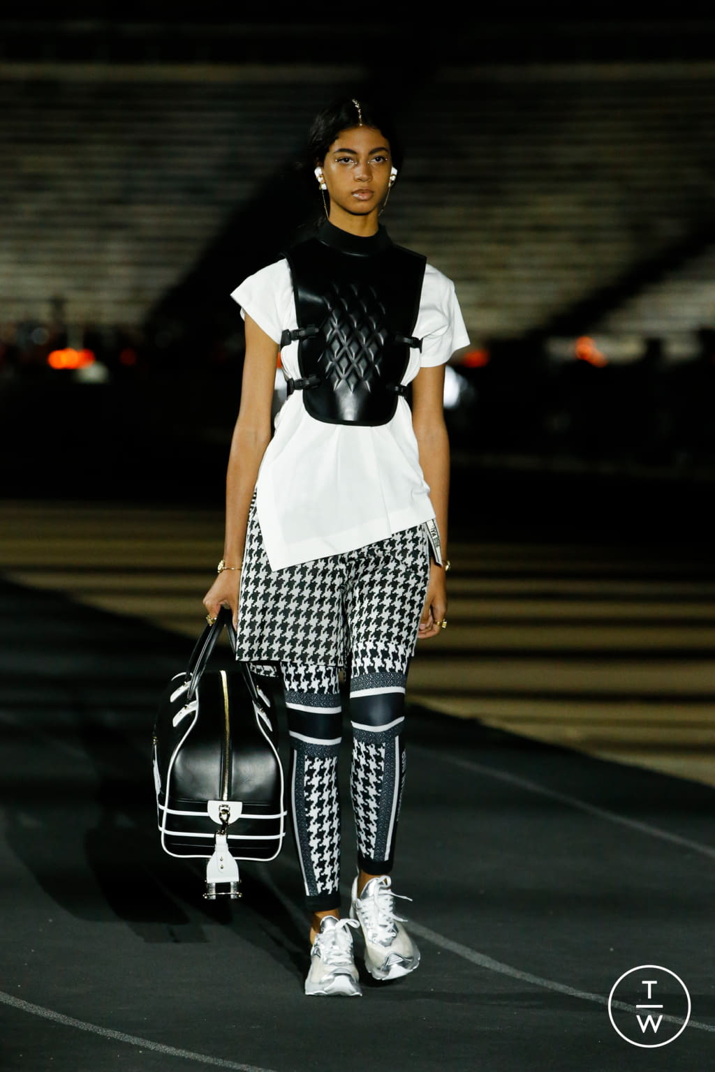 Fashion Week Paris Resort 2022 look 63 de la collection Christian Dior womenswear