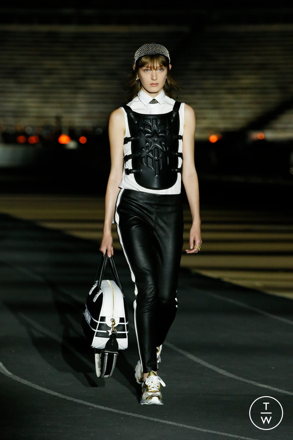 Fashion Week Paris Resort 2022 look 68 de la collection Christian Dior womenswear
