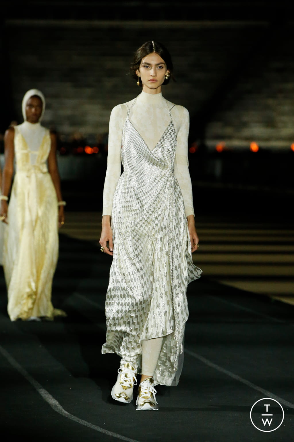 Fashion Week Paris Resort 2022 look 81 de la collection Christian Dior womenswear