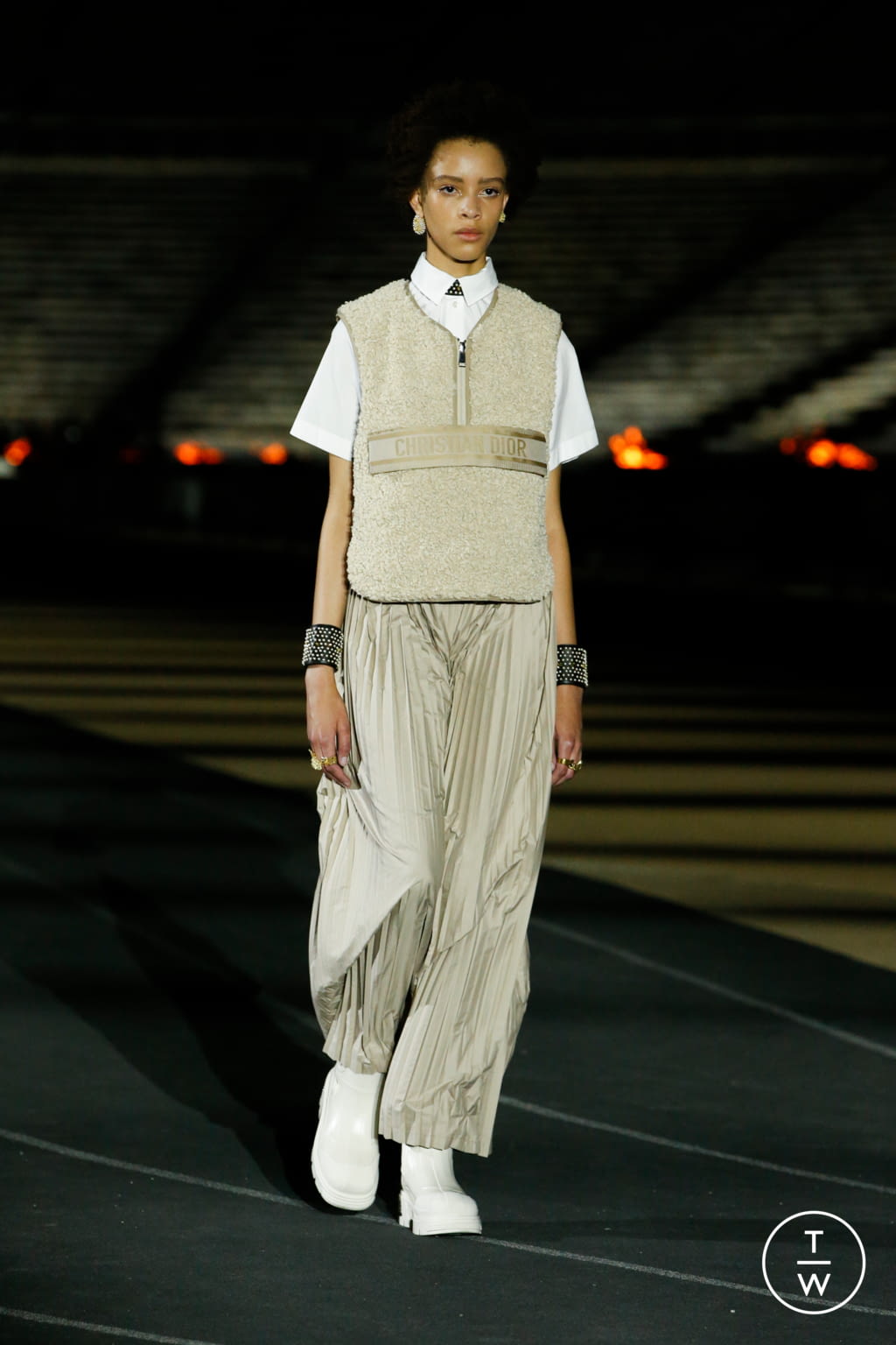 Fashion Week Paris Resort 2022 look 9 de la collection Christian Dior womenswear
