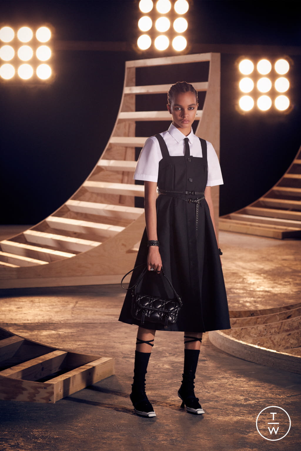 Fashion Week Paris Pre-Fall 2022 look 37 from the Christian Dior collection womenswear