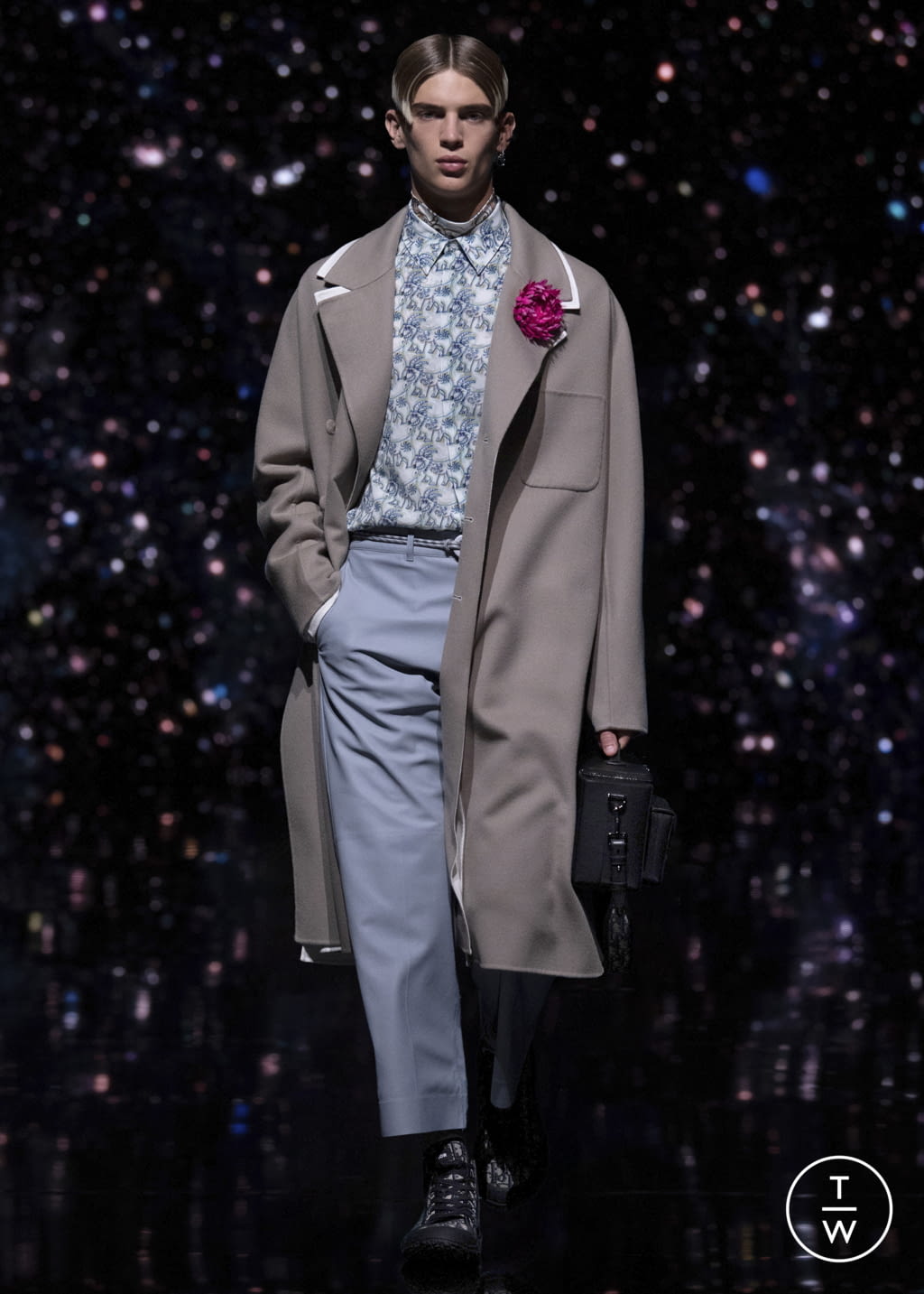 Fashion Week Paris Pre-Fall 2021 look 27 from the Dior Men collection menswear