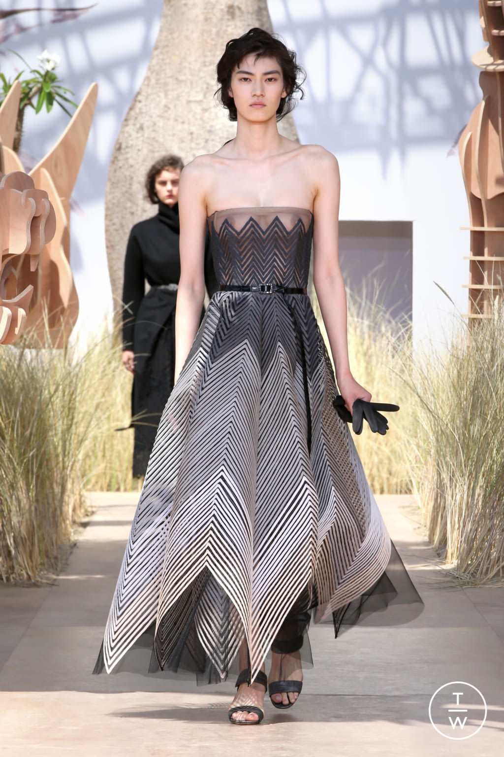 Christian Dior F W 17 Couture 22 The Fashion Search Engine walk