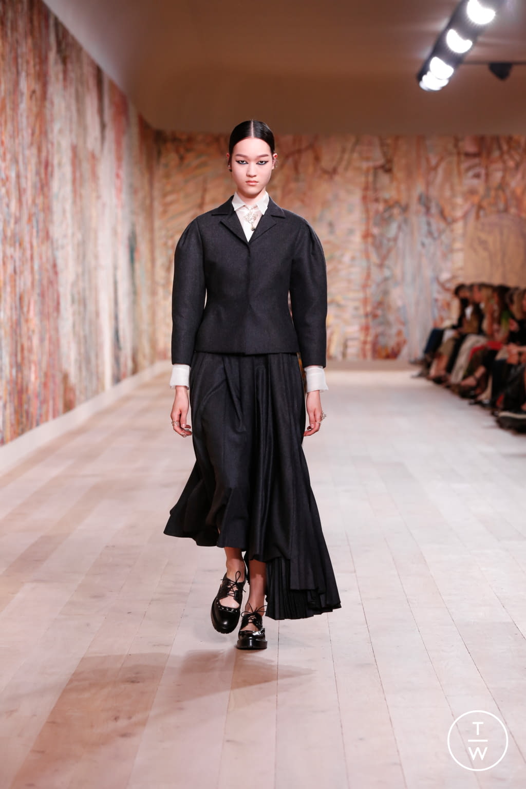 Fashion Week Paris Fall/Winter 2021 look 5 from the Christian Dior collection 高级定制
