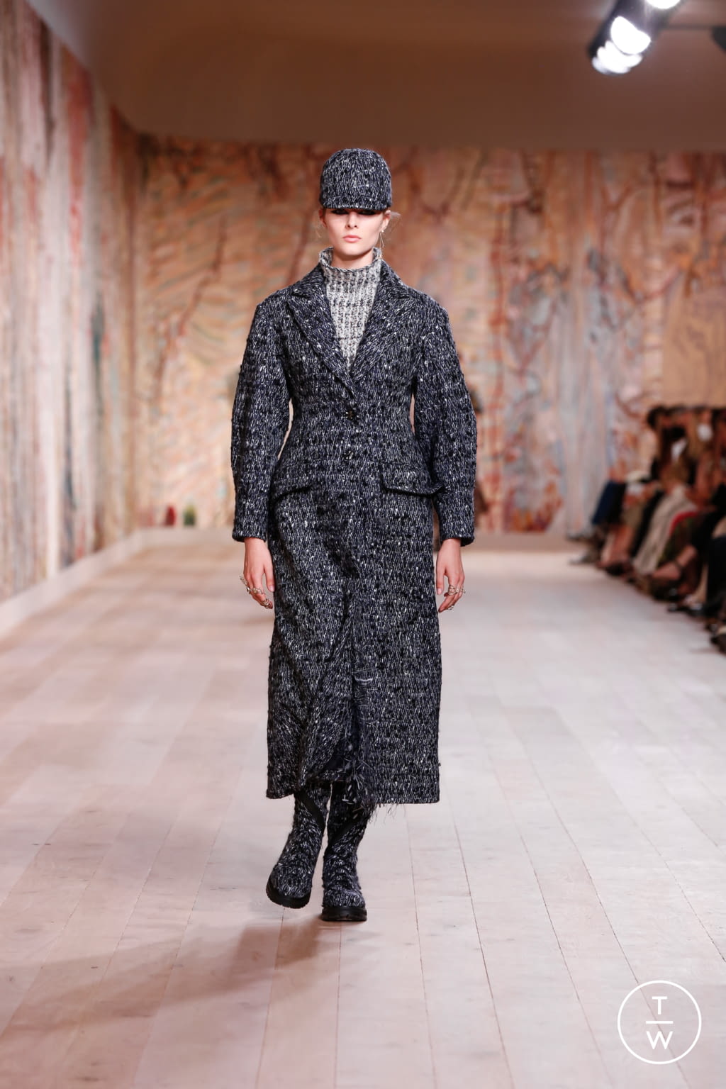 Fashion Week Paris Fall/Winter 2021 look 8 de la collection Christian Dior couture
