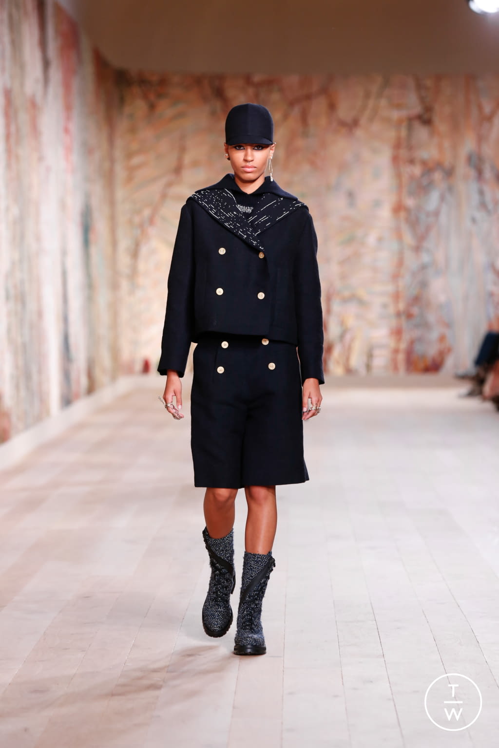 Fashion Week Paris Fall/Winter 2021 look 40 de la collection Christian Dior couture