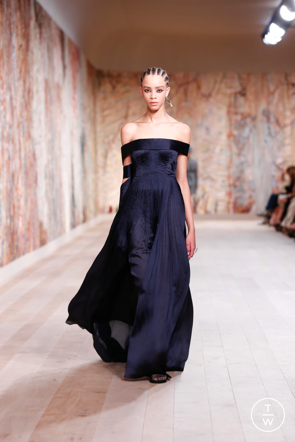 Fashion Week Paris Fall/Winter 2021 look 42 de la collection Christian Dior couture
