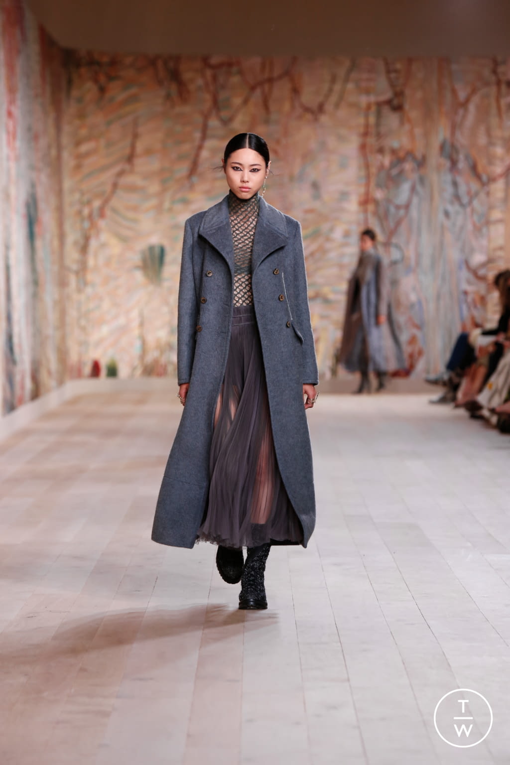 Fashion Week Paris Fall/Winter 2021 look 43 de la collection Christian Dior couture