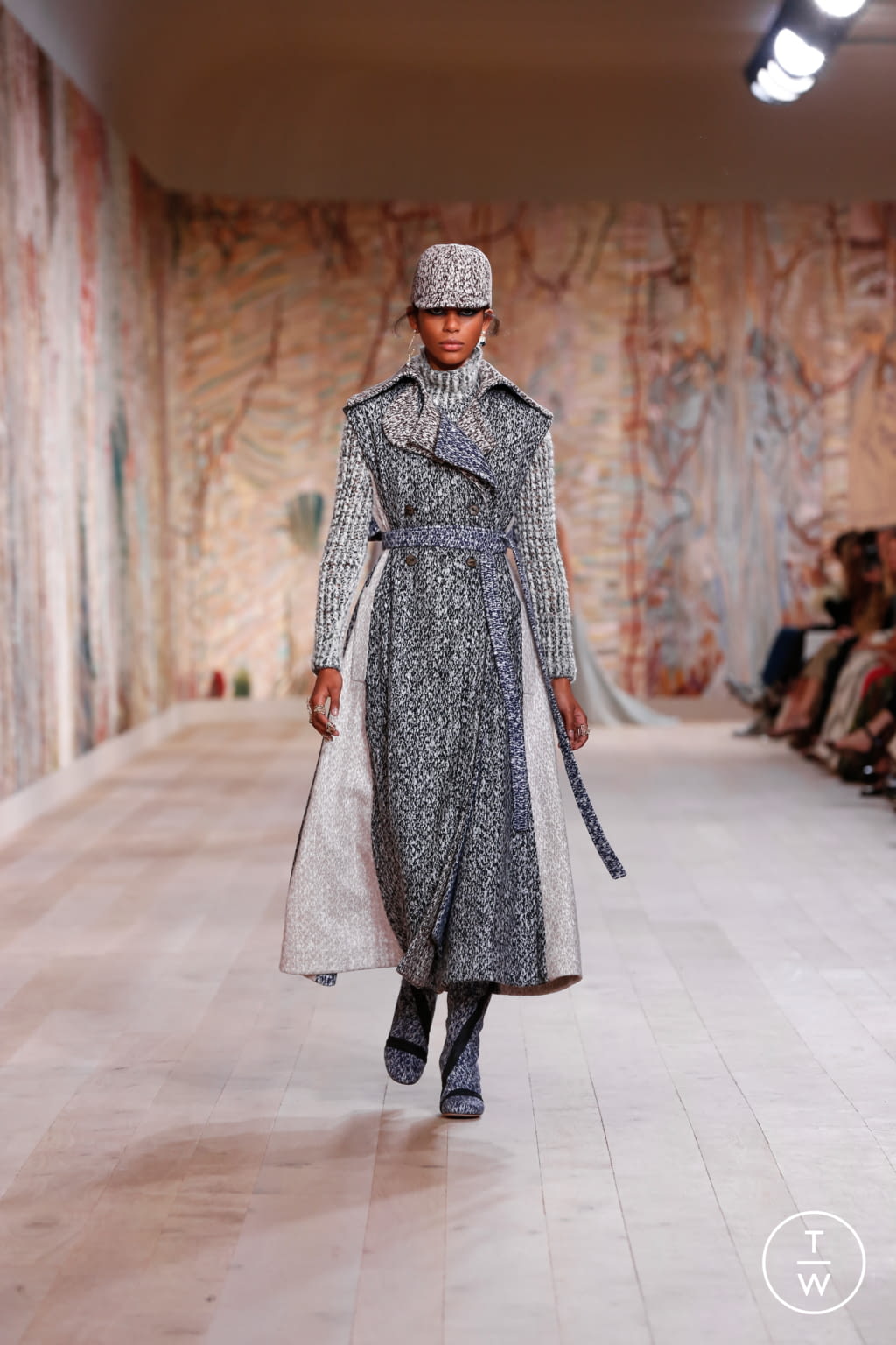 Fashion Week Paris Fall/Winter 2021 look 47 de la collection Christian Dior couture