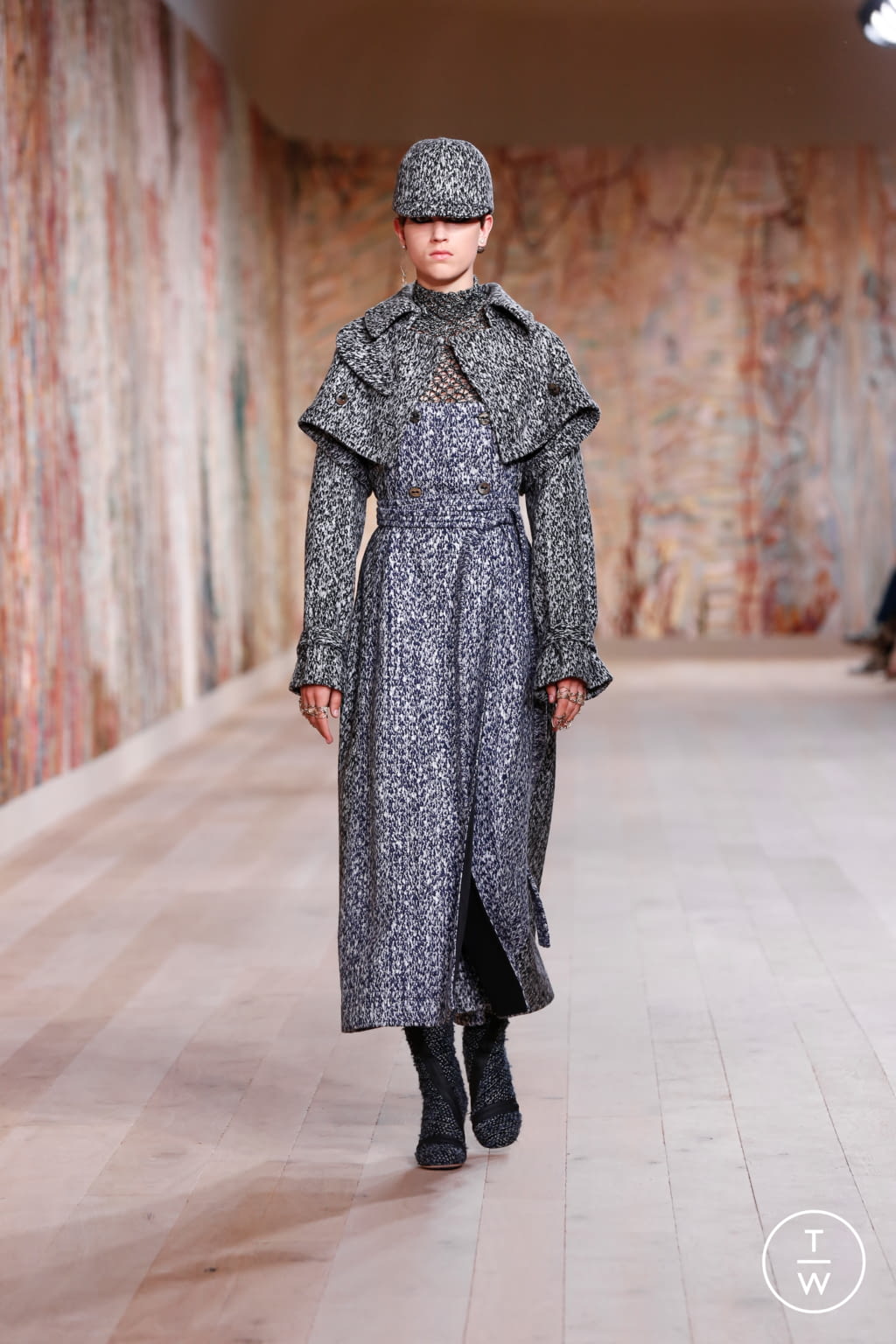 Fashion Week Paris Fall/Winter 2021 look 50 de la collection Christian Dior couture