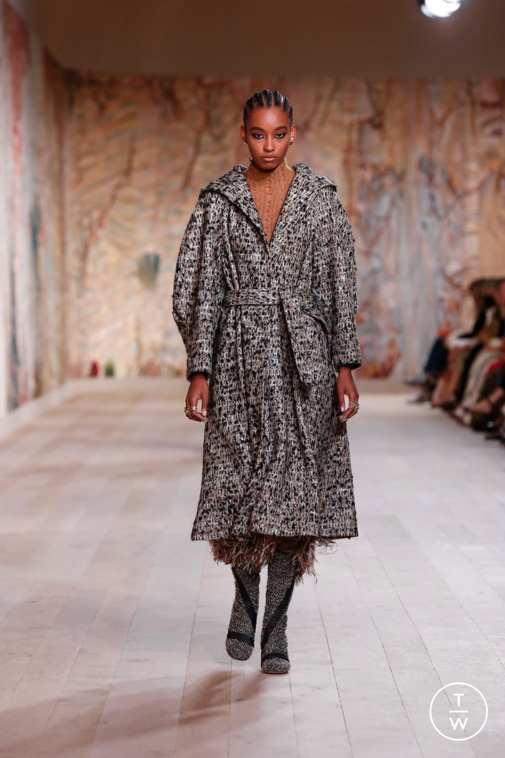 Fashion Week Paris Fall/Winter 2021 look 57 from the Dior collection couture