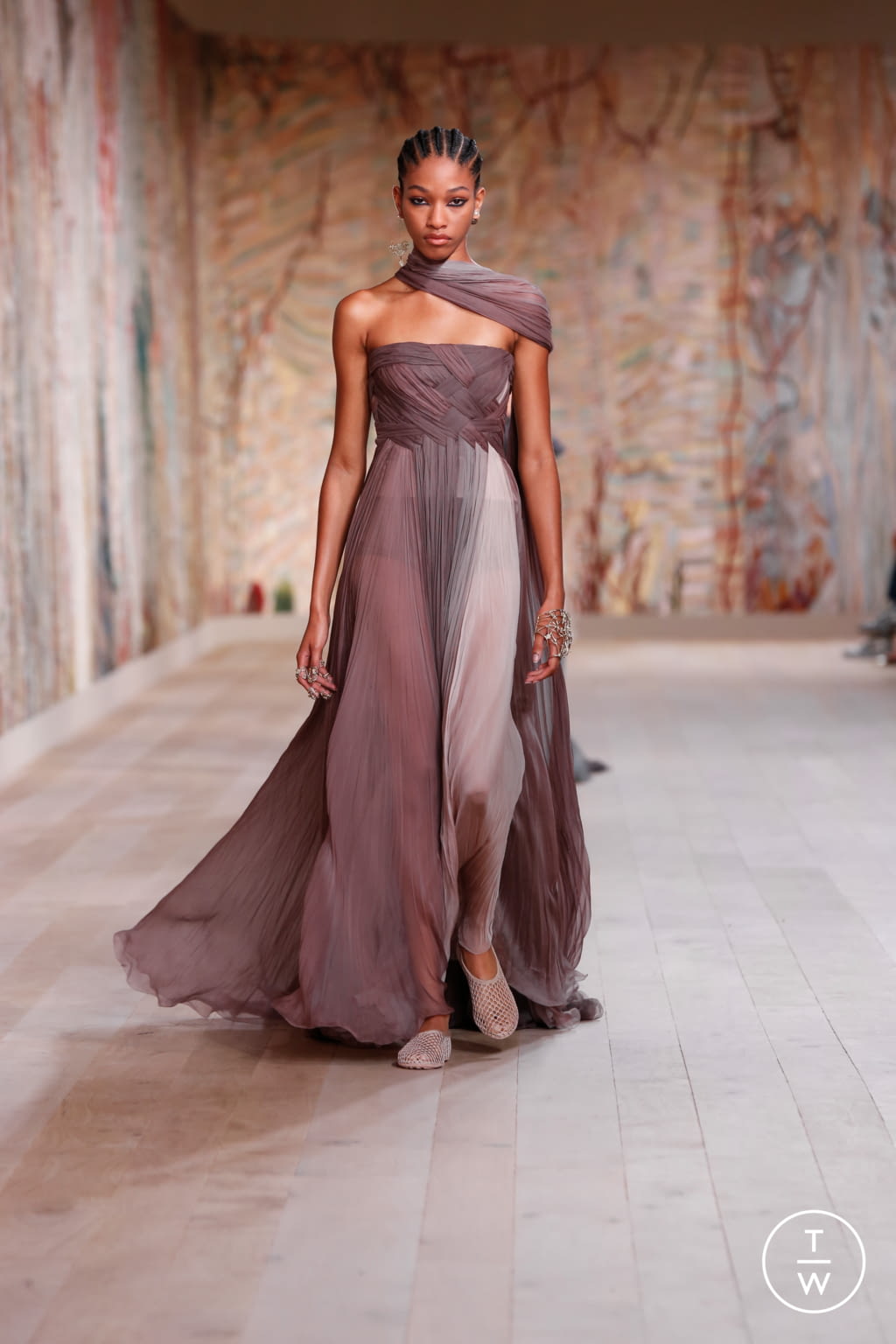 Fashion Week Paris Fall/Winter 2021 look 70 de la collection Christian Dior couture