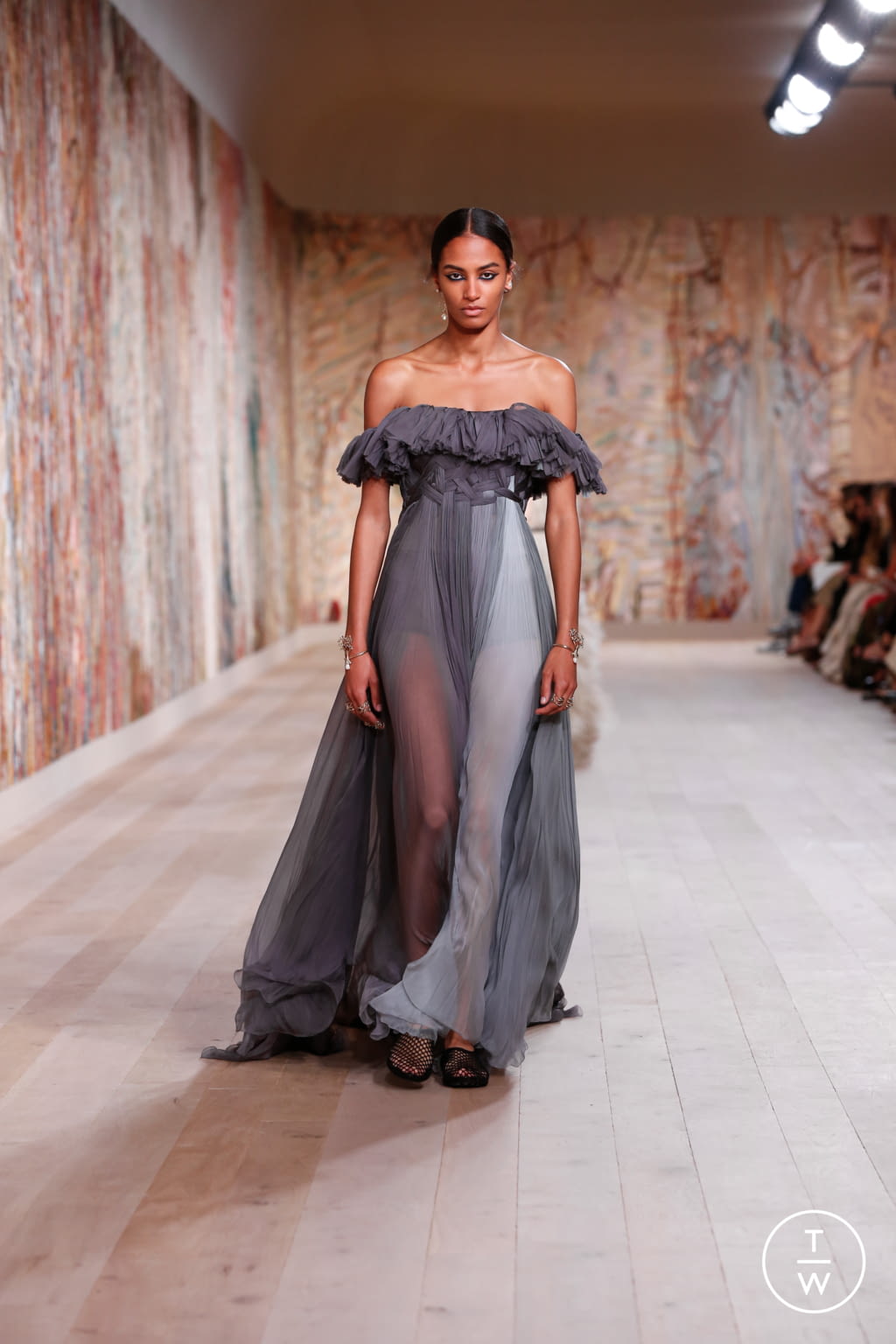 Fashion Week Paris Fall/Winter 2021 look 71 de la collection Christian Dior couture