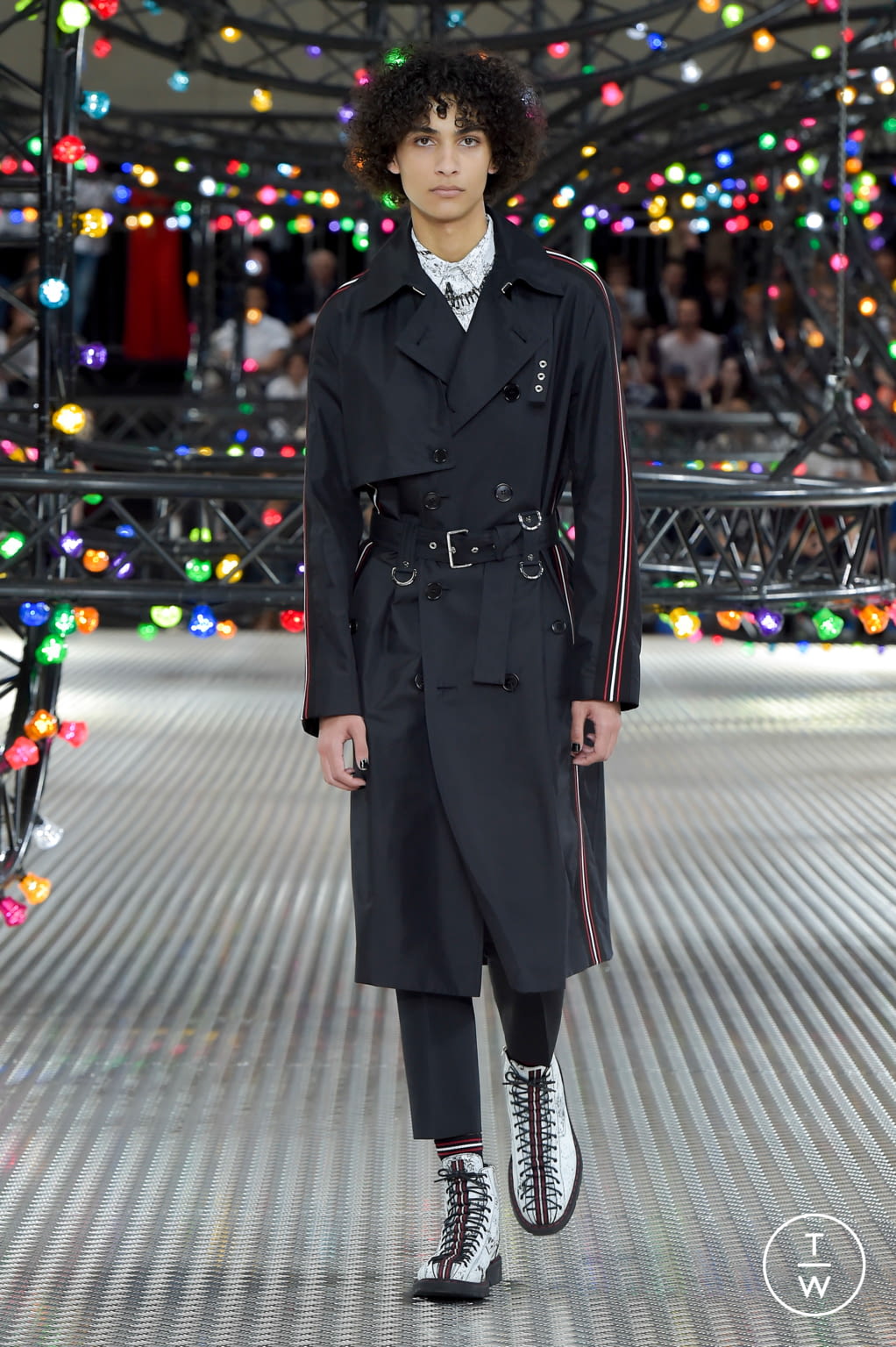 Fashion Week Paris Spring/Summer 2017 look 20 from the Dior Men collection 男装