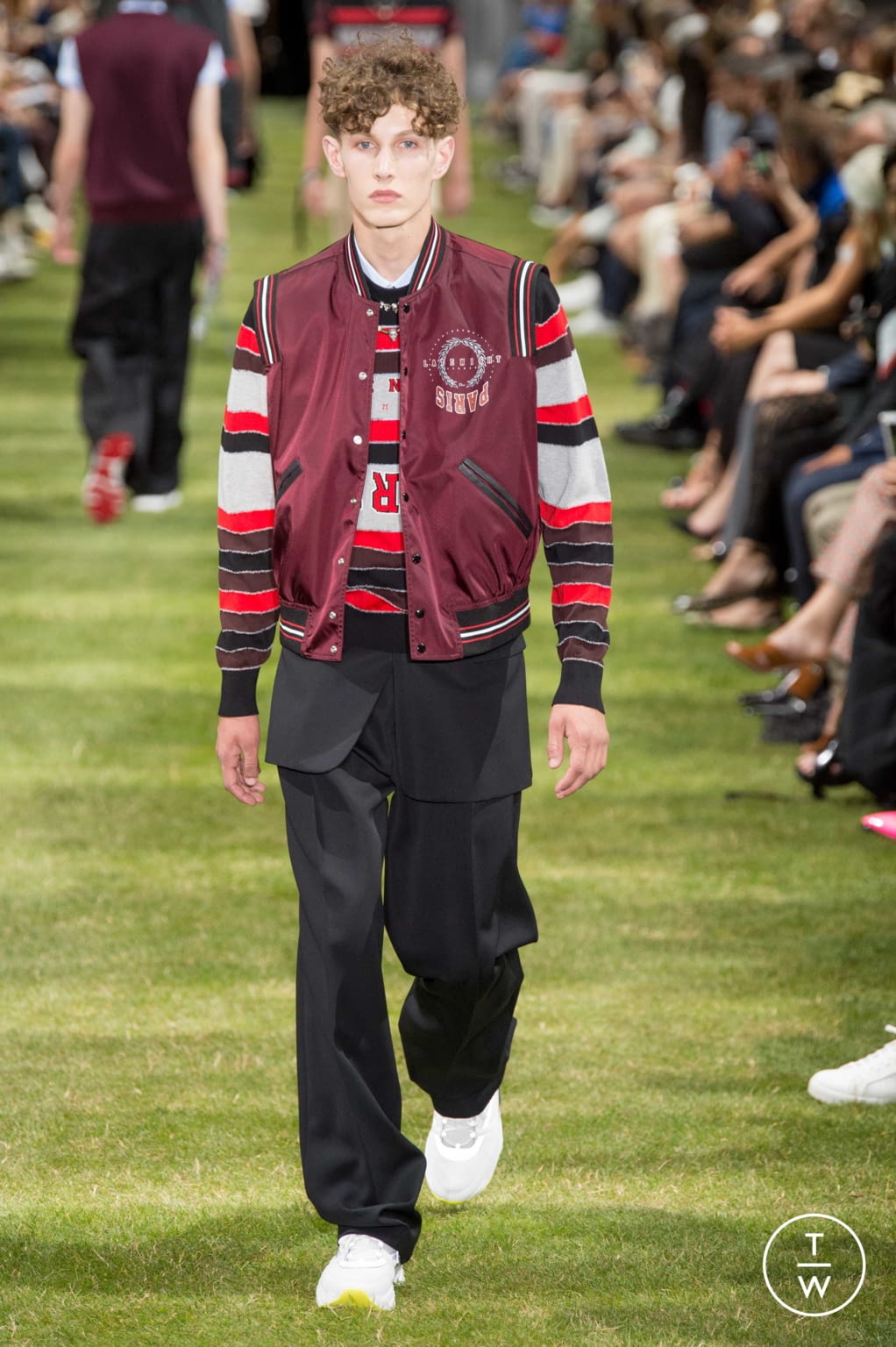 Fashion Week Paris Spring/Summer 2018 look 32 from the Dior Men collection menswear